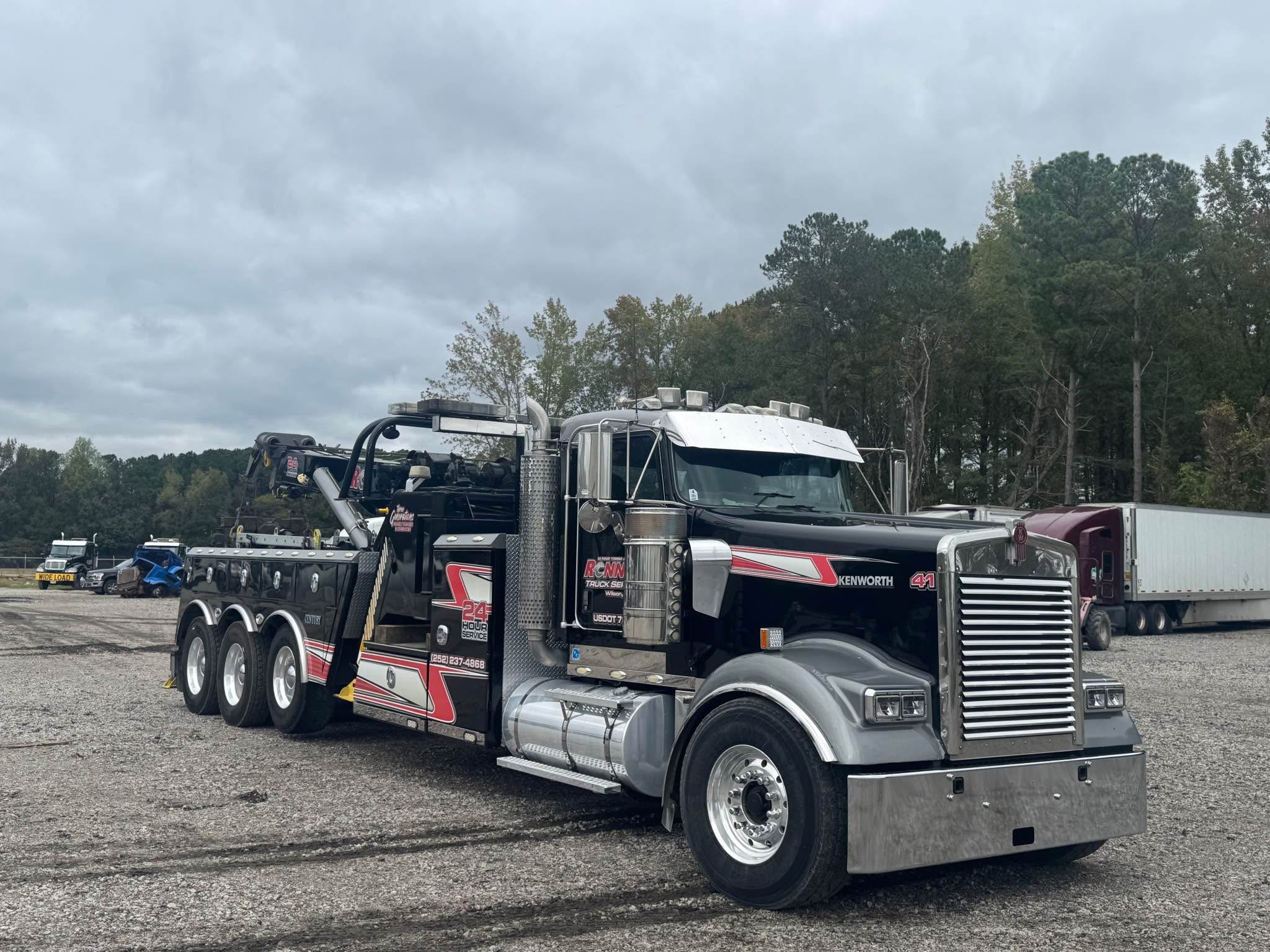 2012 Century RXP 40 2005 KW W900