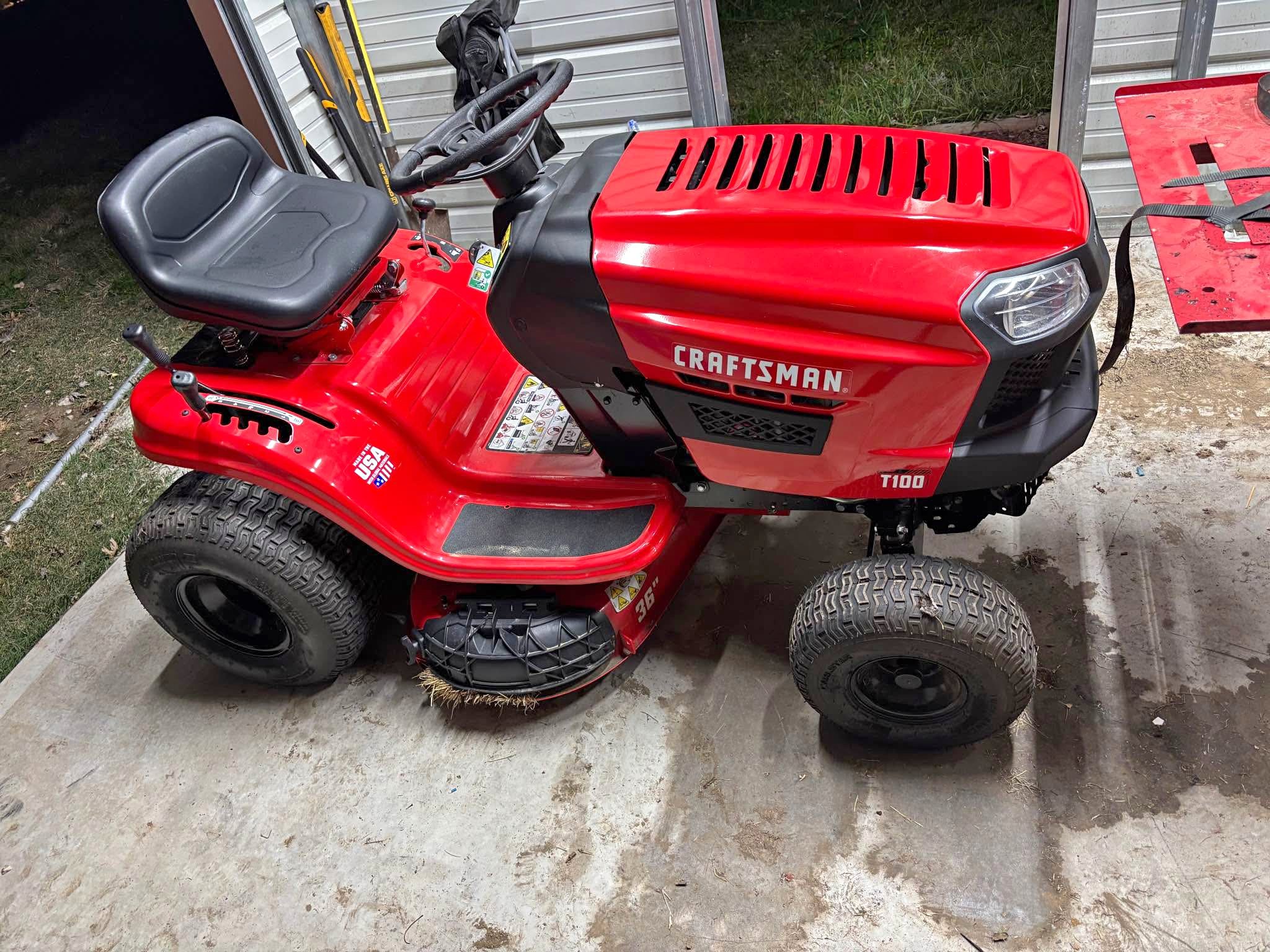 Craftsman riding lawnmower - Lawn Mowers - Granite City, Illinois