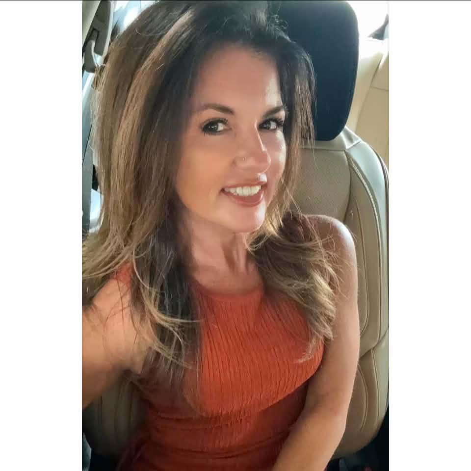 April Robertson Tucker