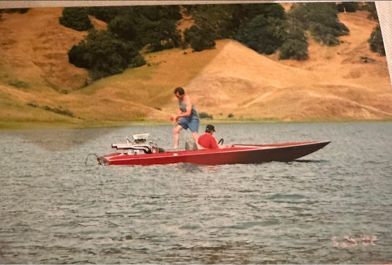 Looking for 1974 South Wind boat with big block Ford