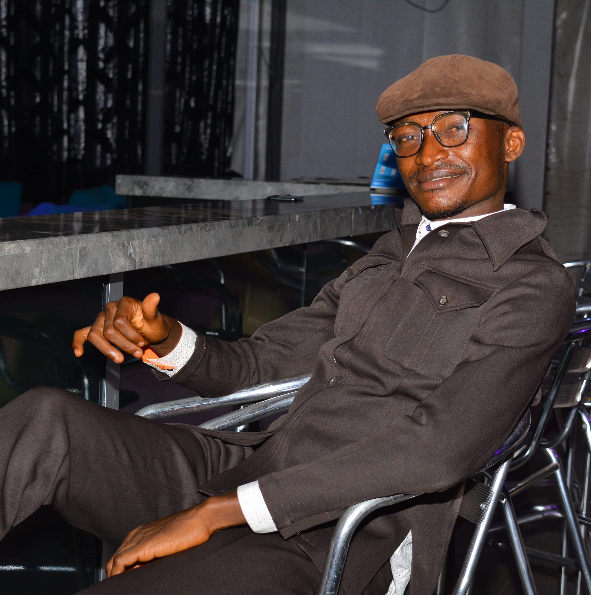 Honorable MIC MAC le président du parti PPPP. Joyeux anniversaire à moi ...