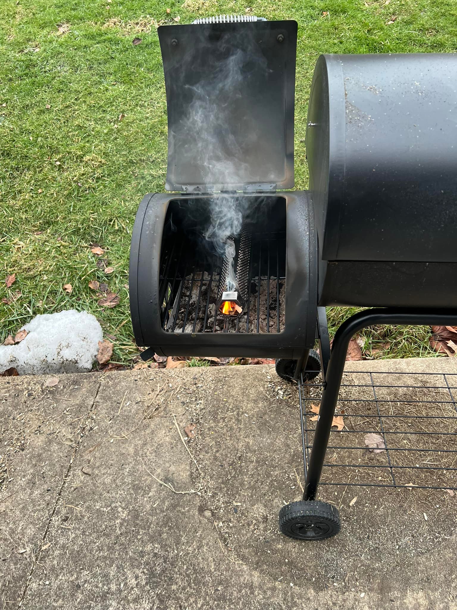 How to use a smoke tube for cold smoking cheese?