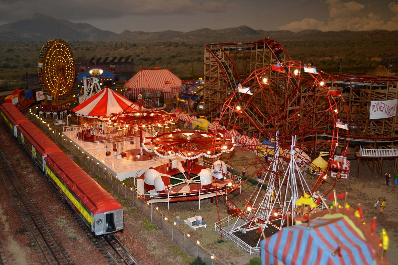 Scale Carnival Rides | Fremont NE