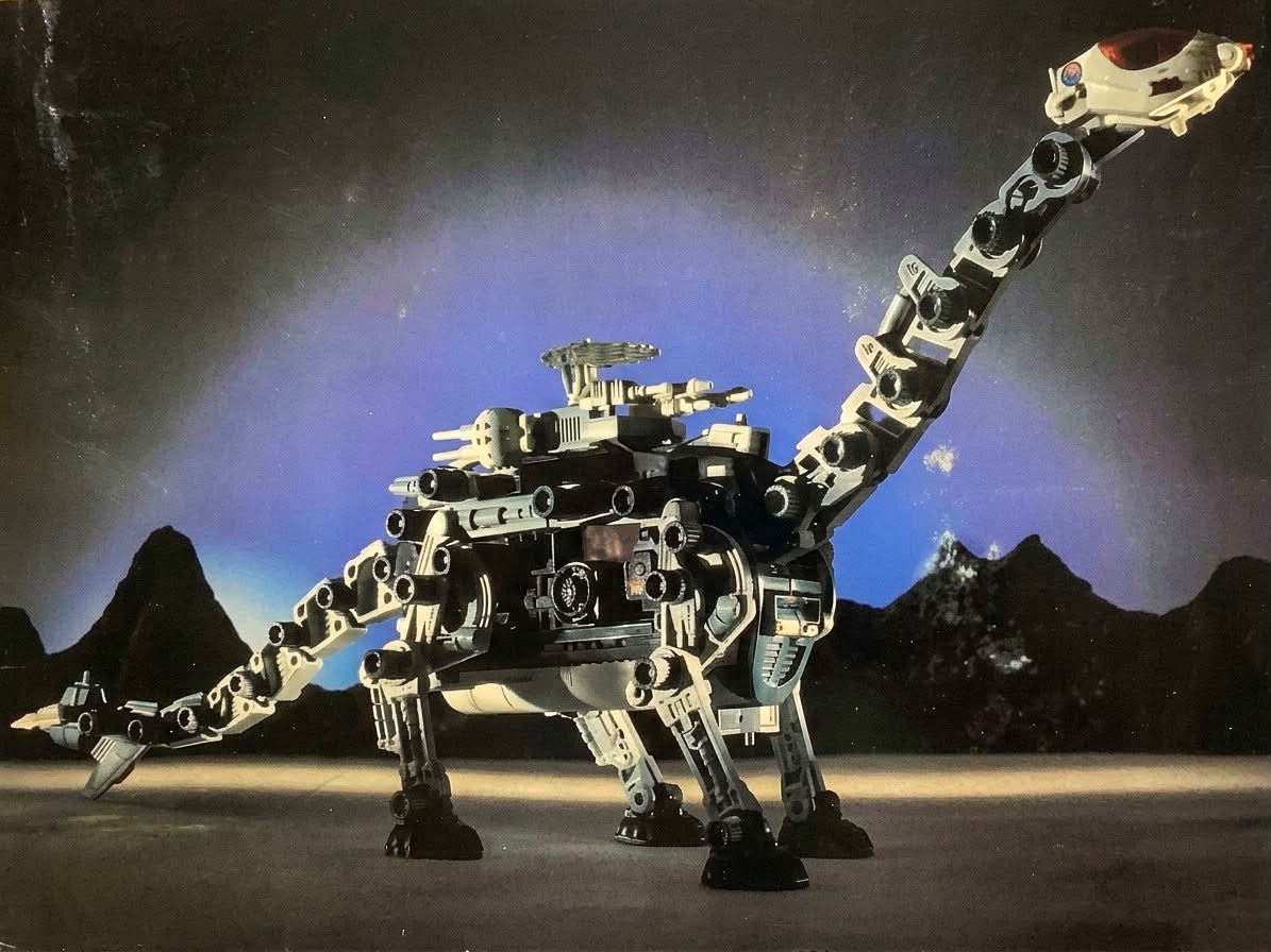 The Giant ZRK: A Historic Large-Scale Zoid from Tomy's Original Era