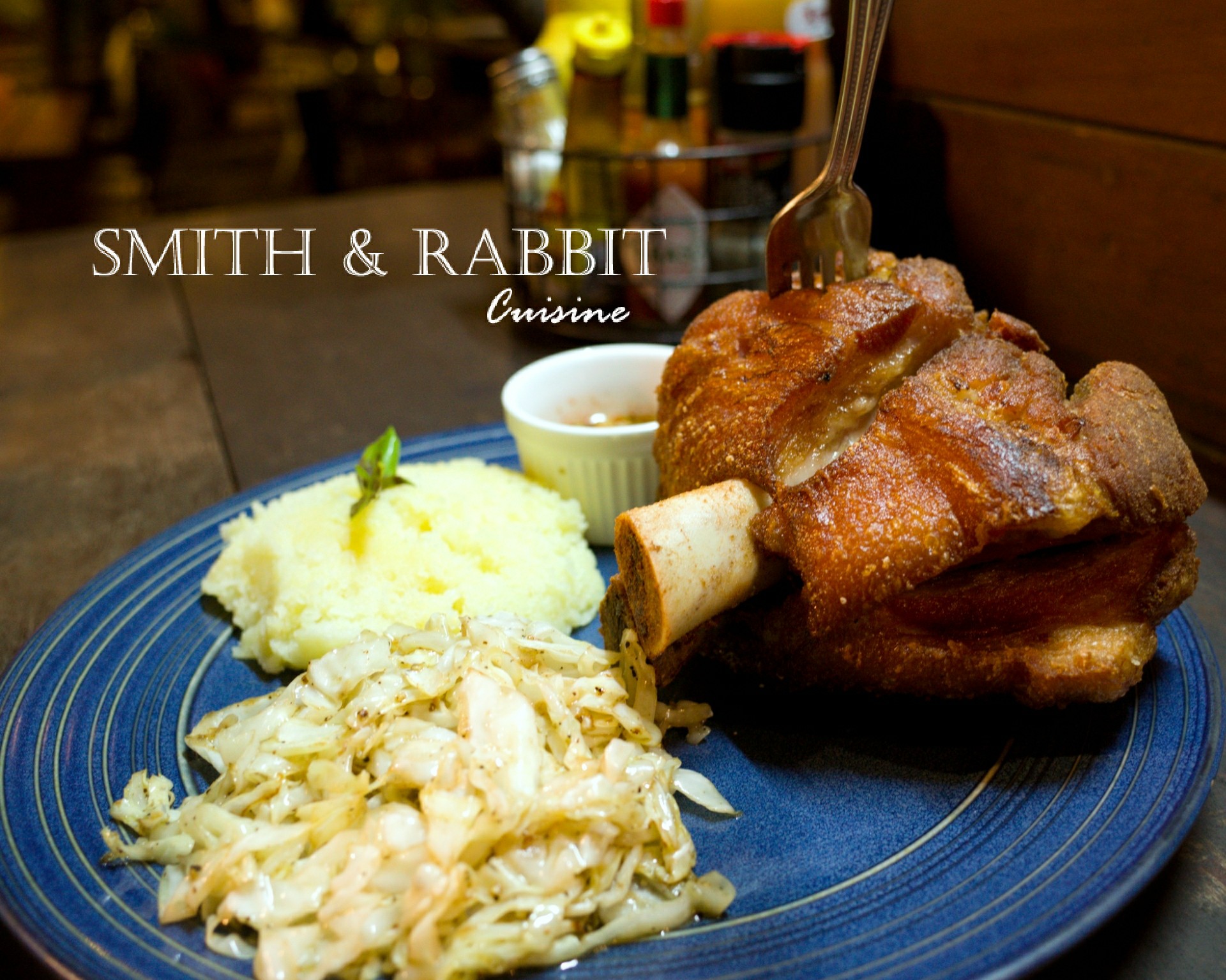 #ขาหมูแฮมเยอรมัน ทอดกรอบนอก... - Smith & Rabbit Cuisine | Facebook