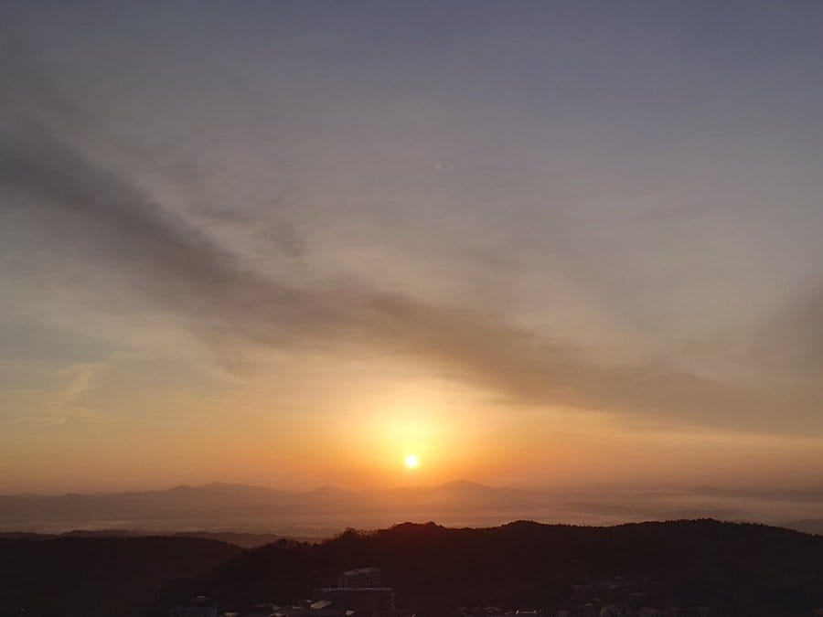 岳温泉 ながめの館 光雲閣 - お客様が撮影された日の出がステキ過ぎてご紹介させて頂きます ️... | Facebook