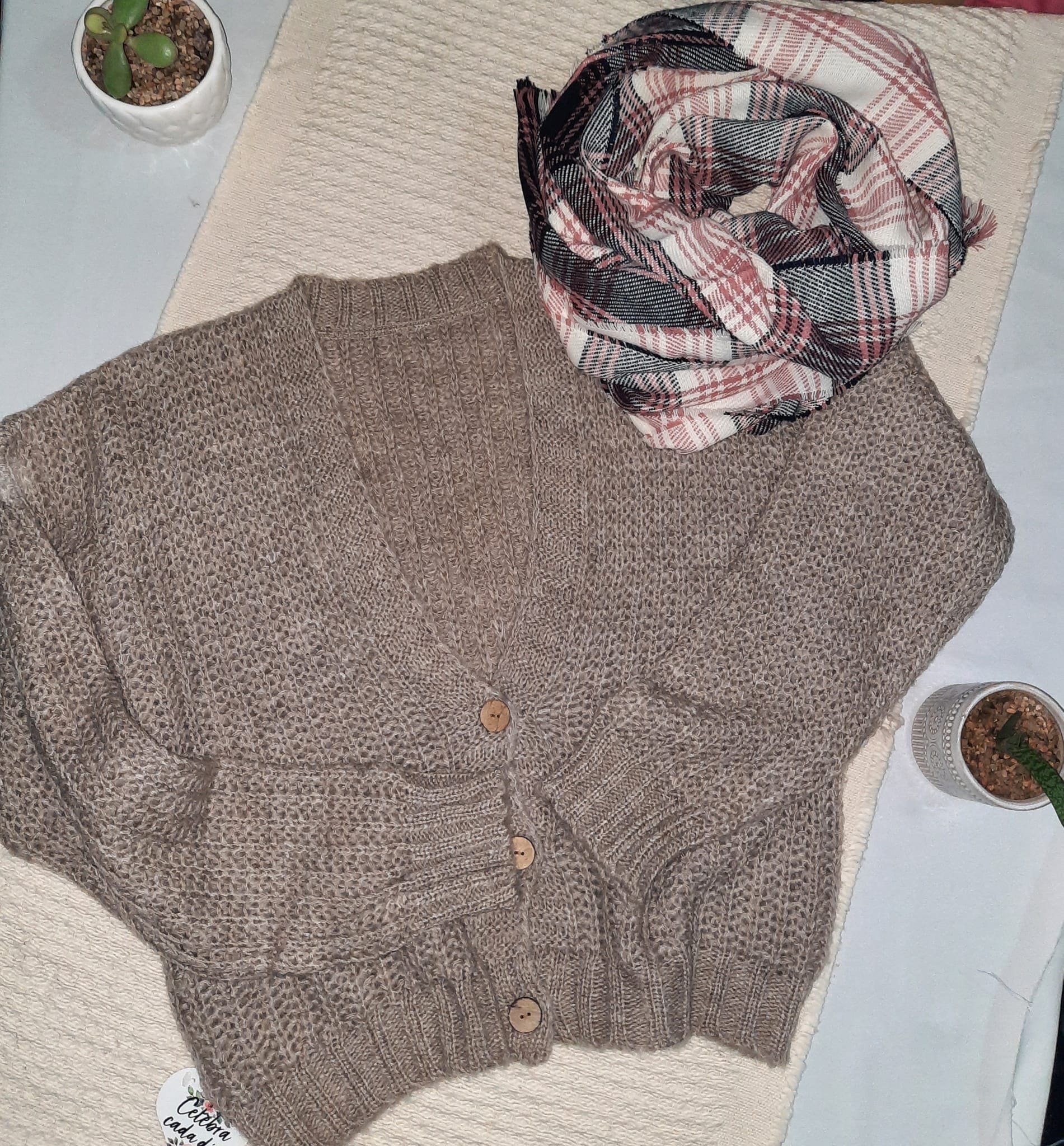 Mahina Showroom - Saco tejido + ruana 😍😍 Hermoso para... | Facebook
