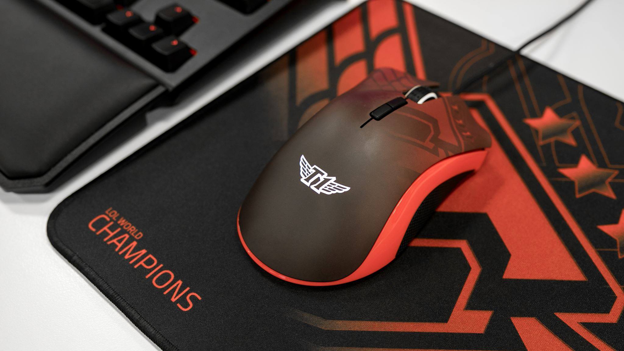 Razer - ชาว LOL ว่าไง กองอวย FAKER ว่าไง !!? 🔥 Razer DeathAdder Elite ...