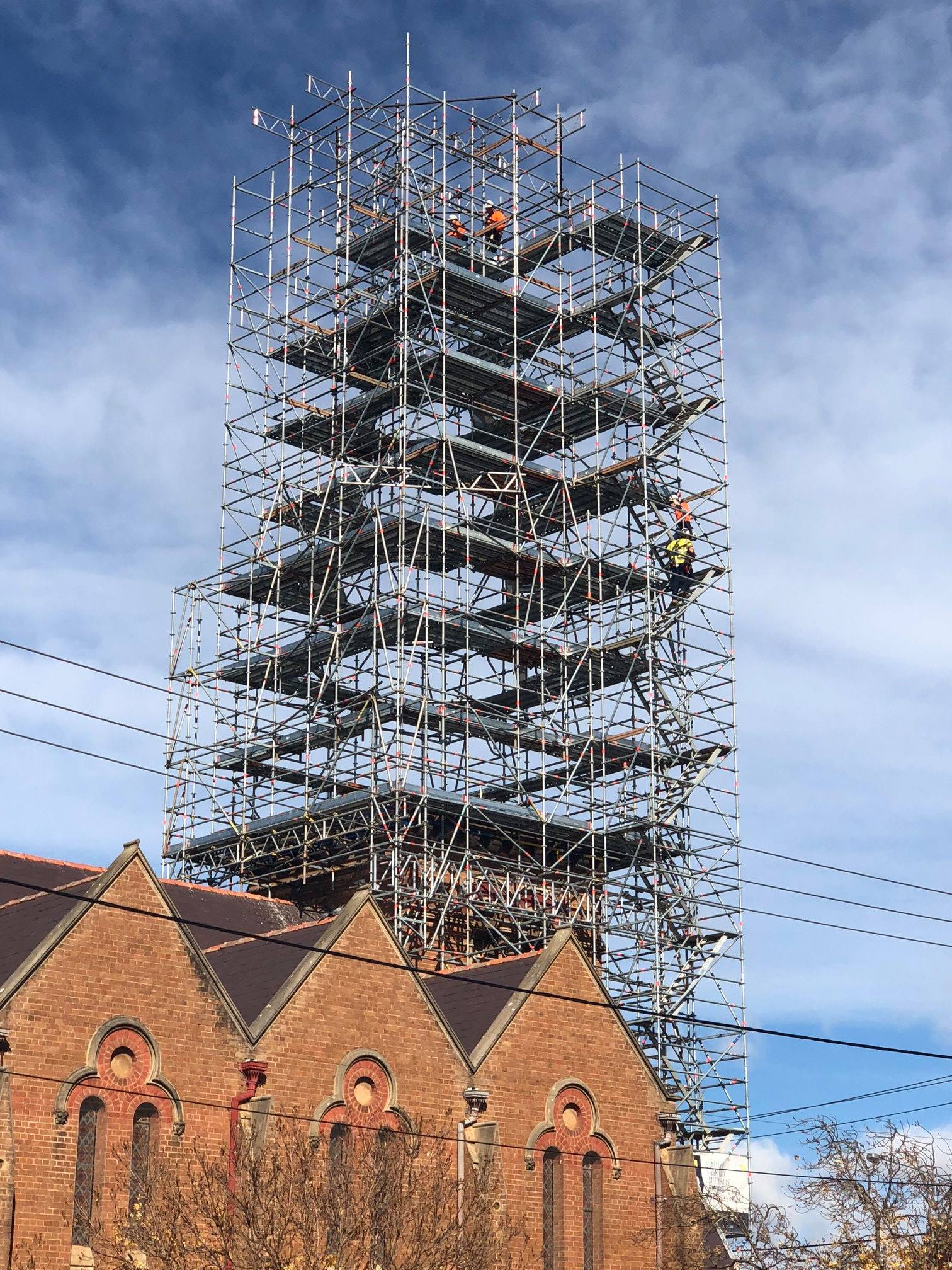 A 30m high scaffold to remove and... - Layher Australia