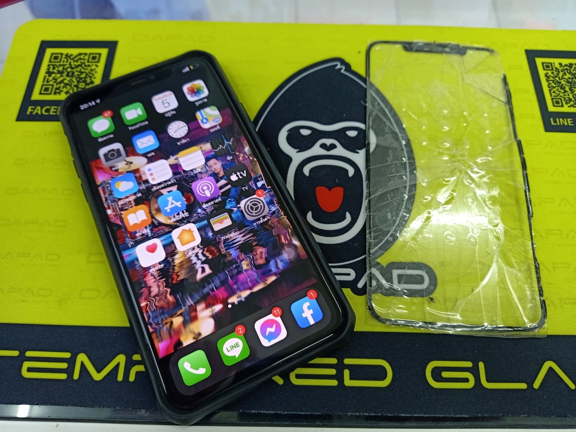 💥ศูนย์ซ่อมไอโฟนไอแพดบ่อวิน 📱 iPhone 11pro max ลอกจอ 👩‍🔧โดยช่างผู้ชำนาญ ...