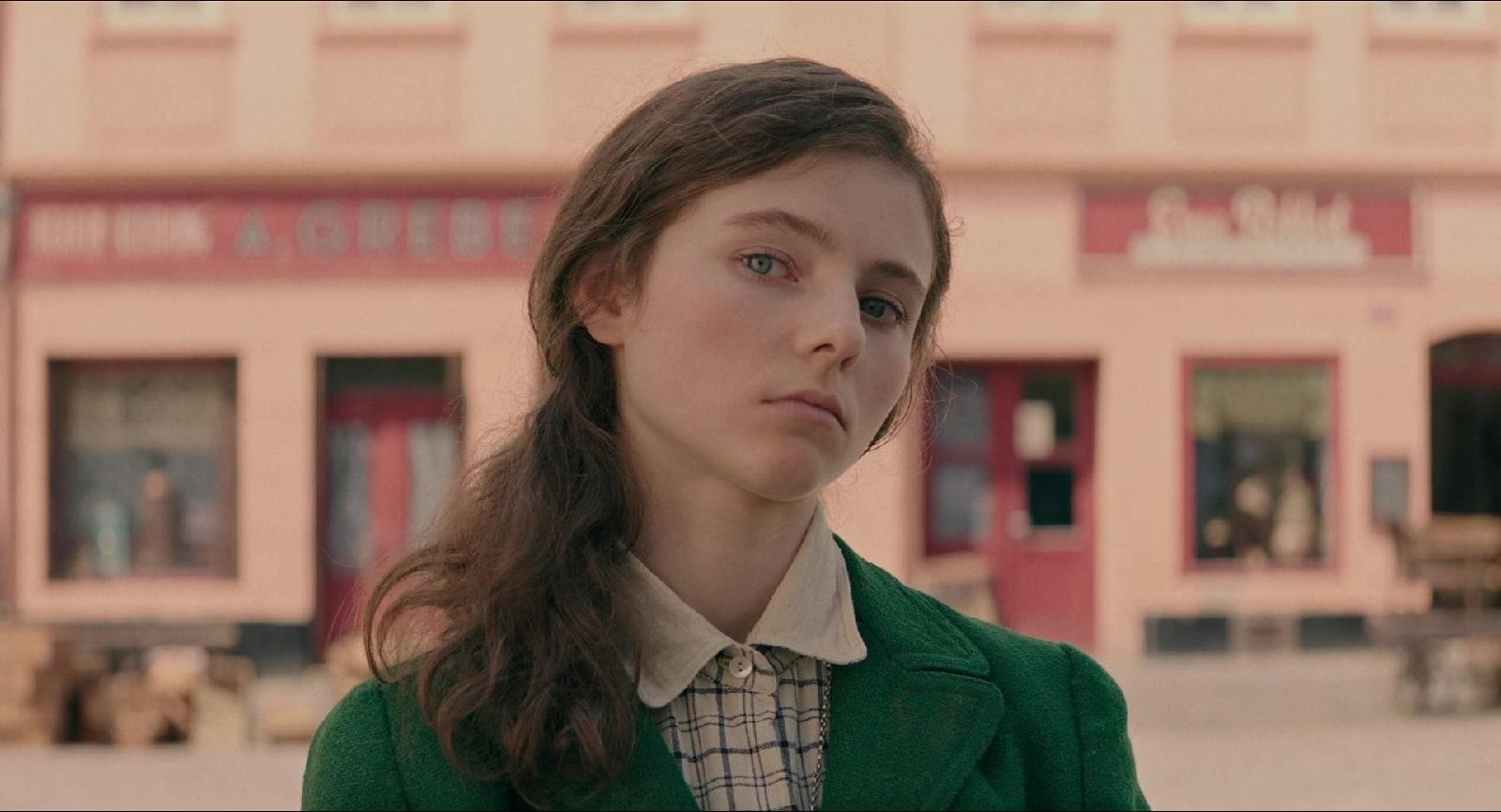 Little Girl - Elsa Korr (played by Thomasin Mckenzie) from... | Facebook