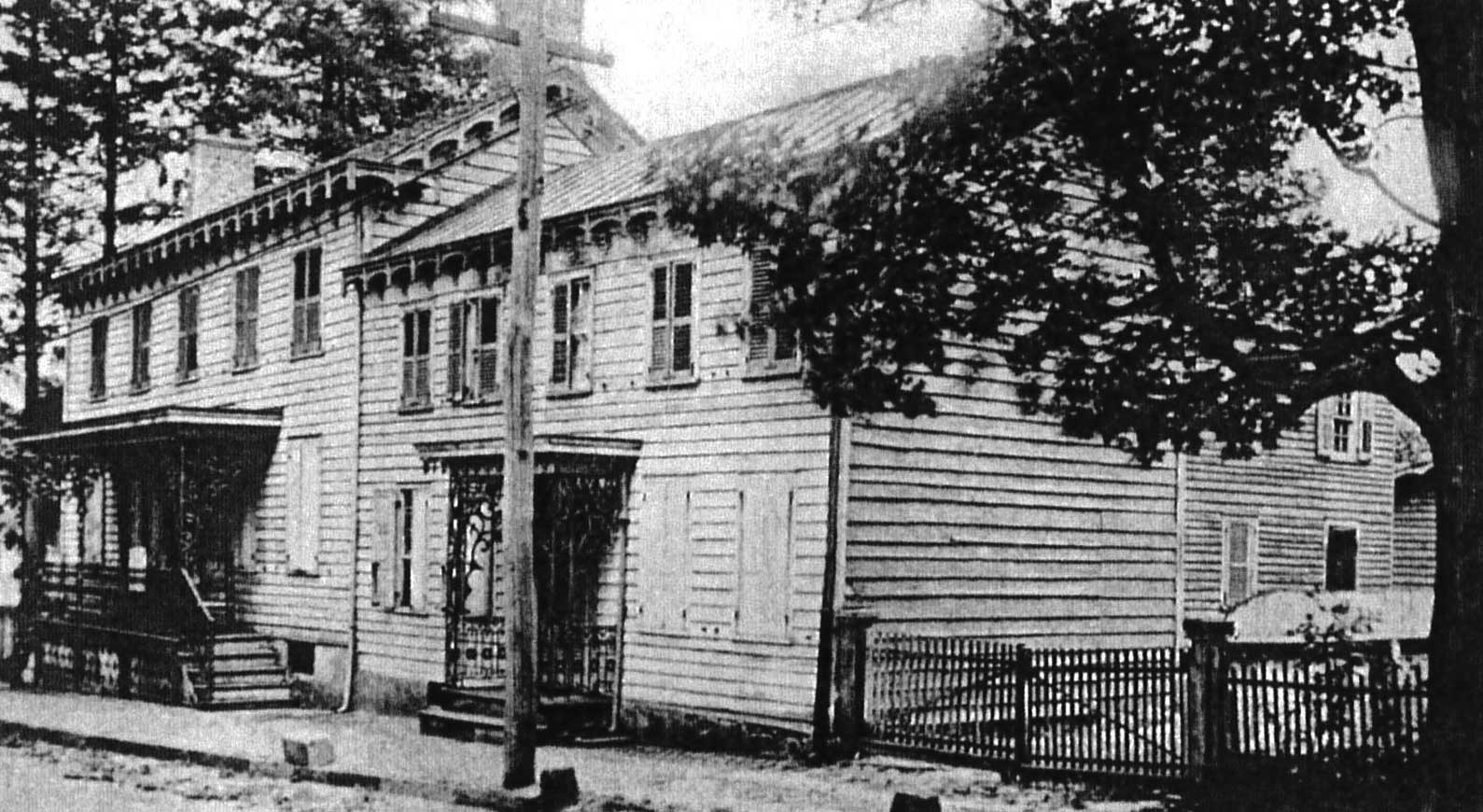 THE SMITH... - Hightstown-East Windsor Historical Society