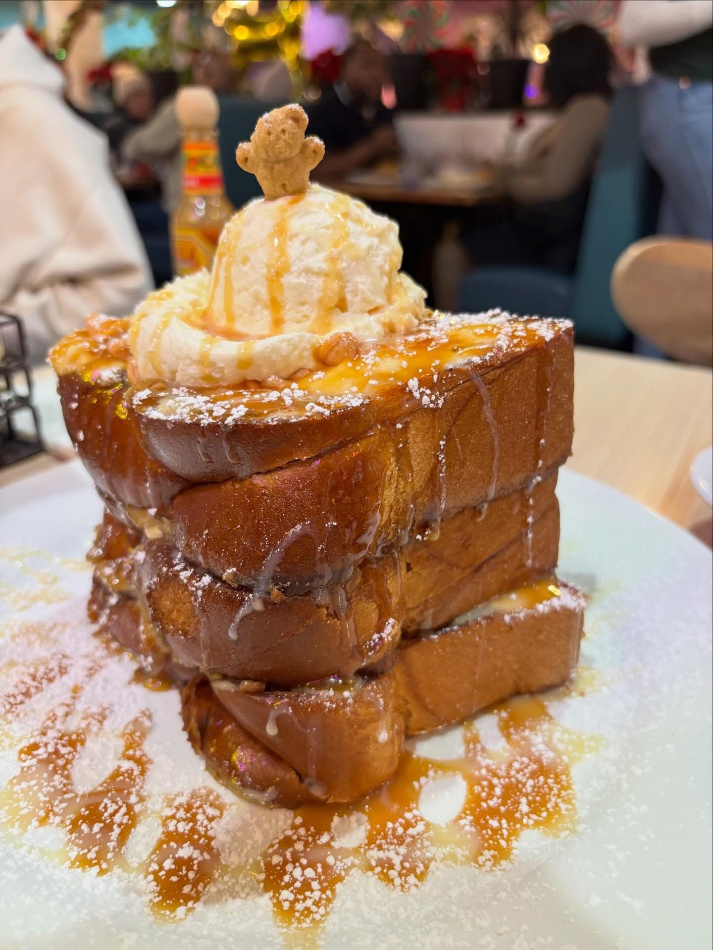 Let's go to Honeybear Cafe! 🍯🧸🍳 📍 7036 N. Clark St., Chicago, IL