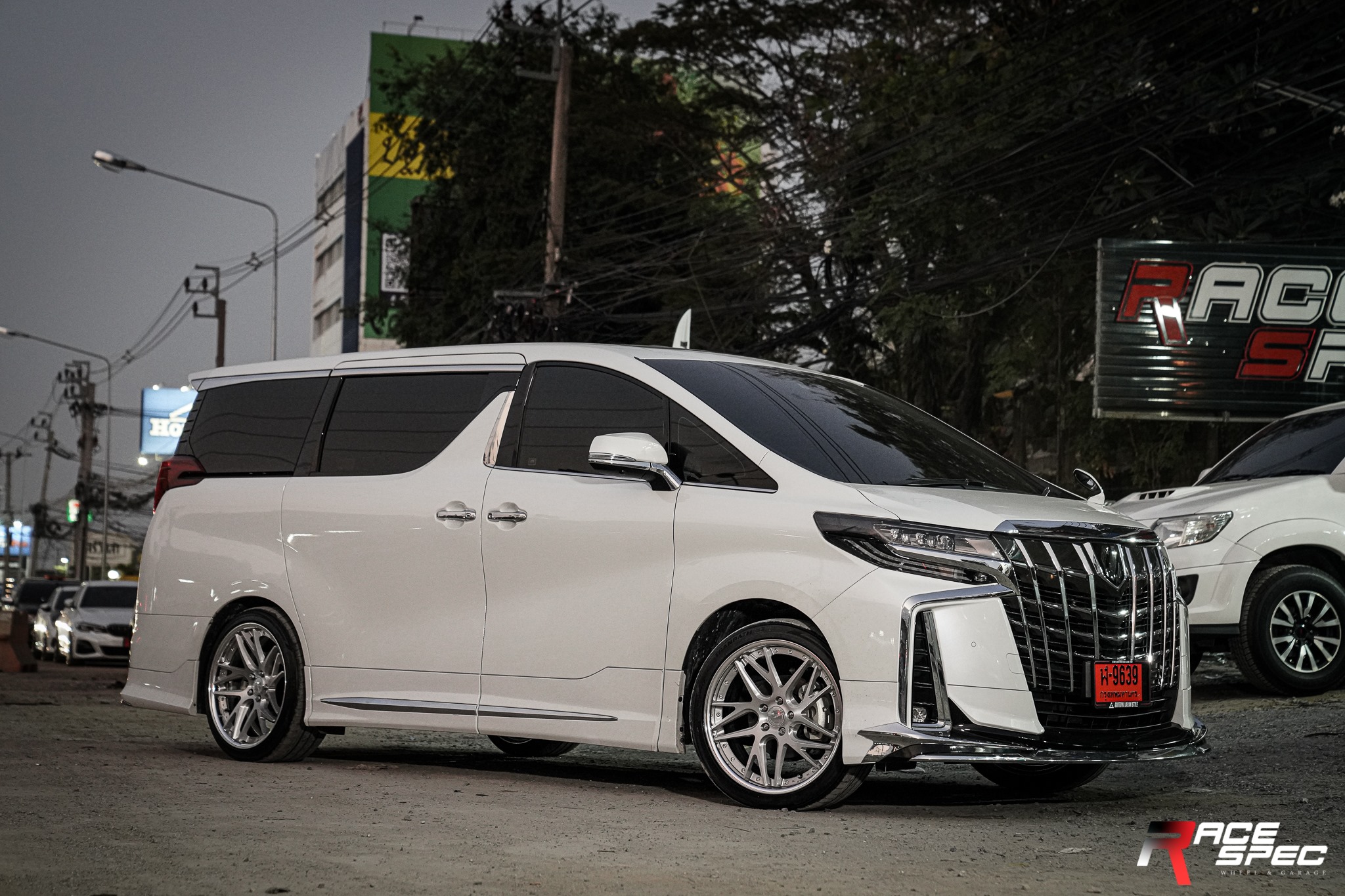 RaceSpec wheel - Alphard 30 ตั้งใจมาสลับยาง... | Facebook
