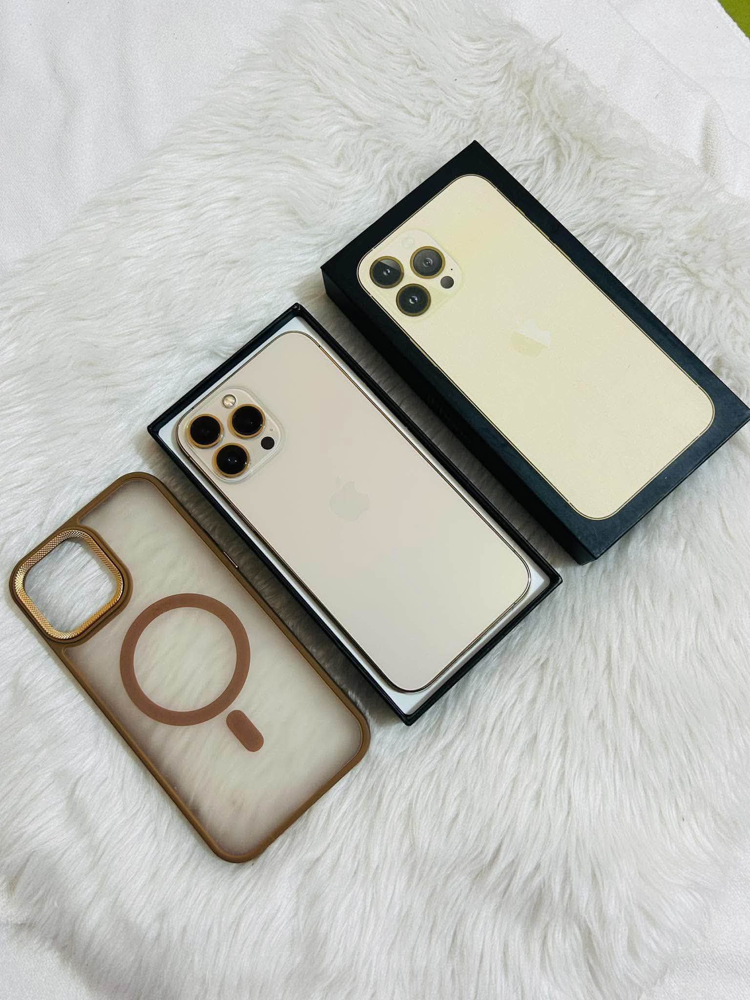 Iphone 13 pro max gold 128gb Factory unlocked 76 battery health