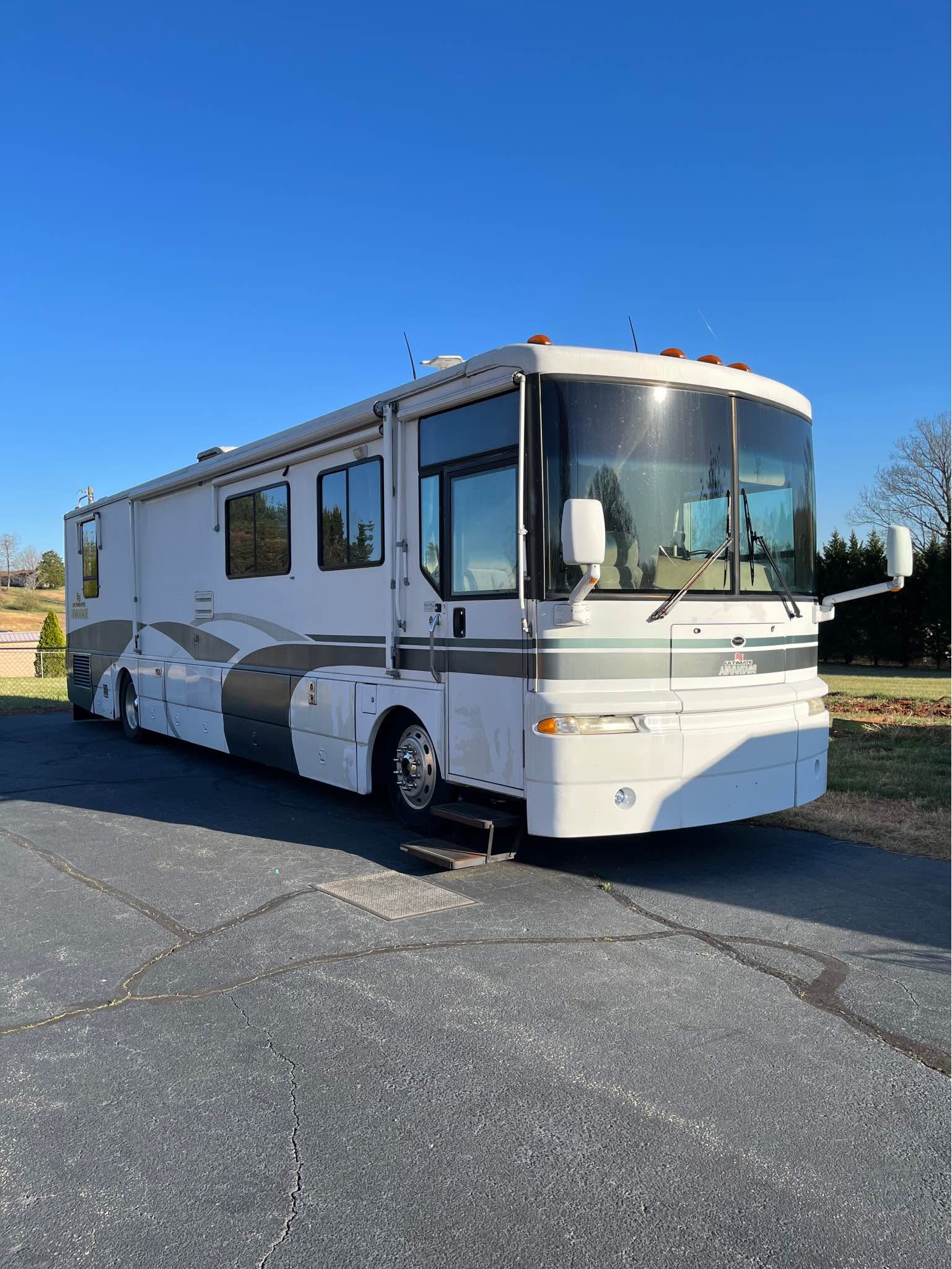 2000 Winnebago ultimate advantage diesel 40 ft - RVs & Campers - East ...