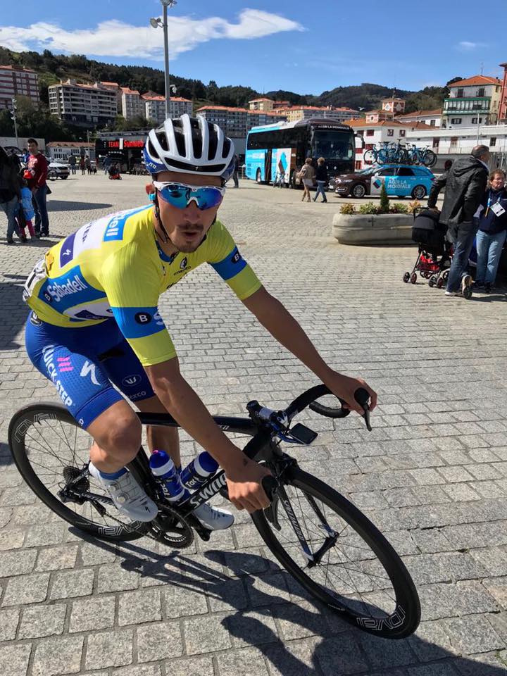The Tuft 💇‍♂️ Julian Alaphilippe with a familiar hair tuft as
