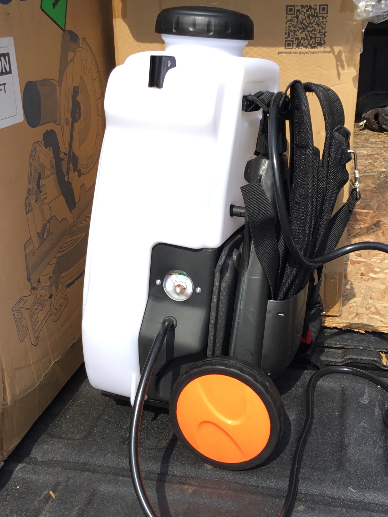 The PetraTools 4 Gallon Battery Powered Backpack Sprayer (HD4100-PRO ...