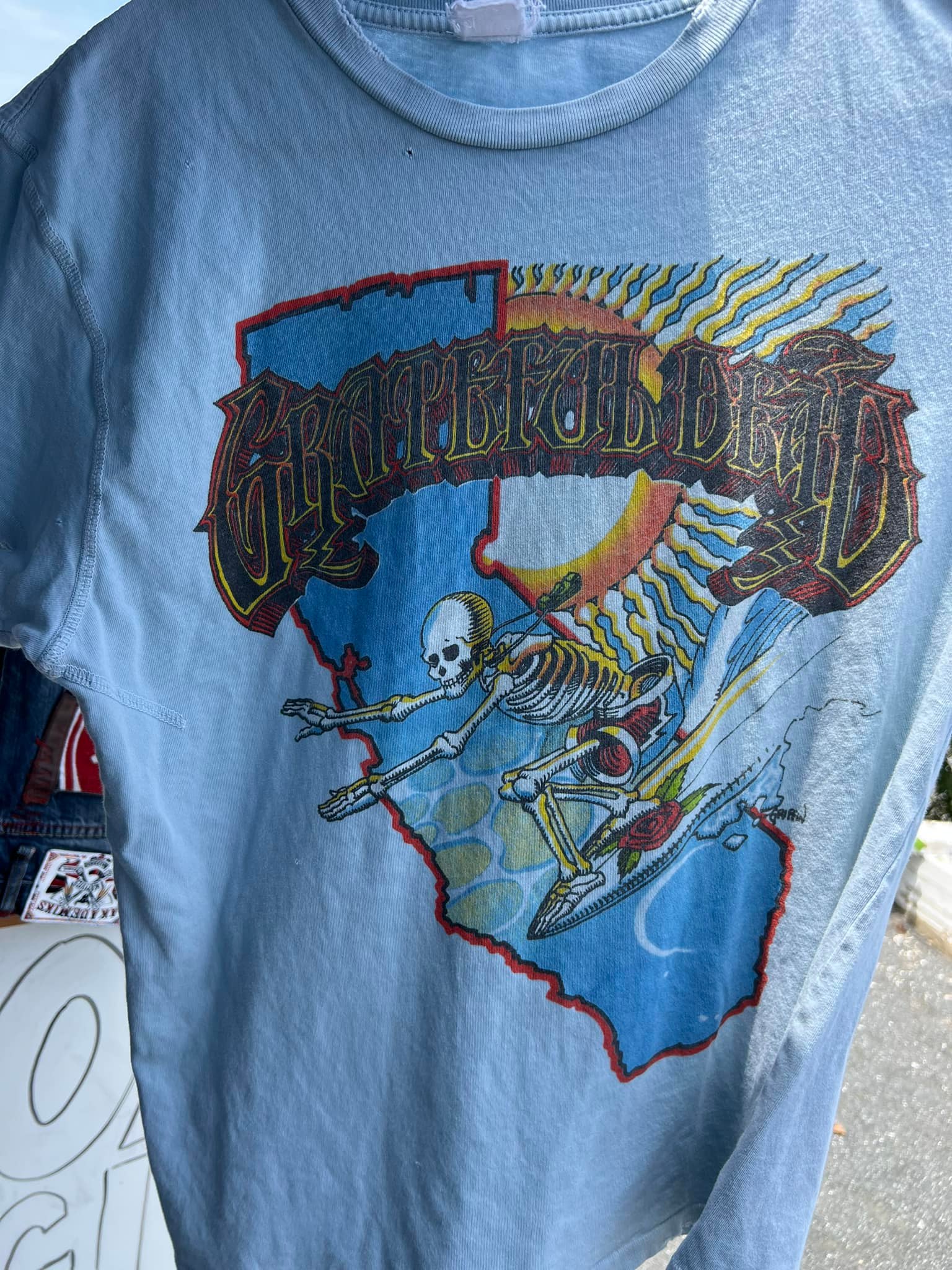 Hi! I just won this shirt in an auction and wondering if anyone