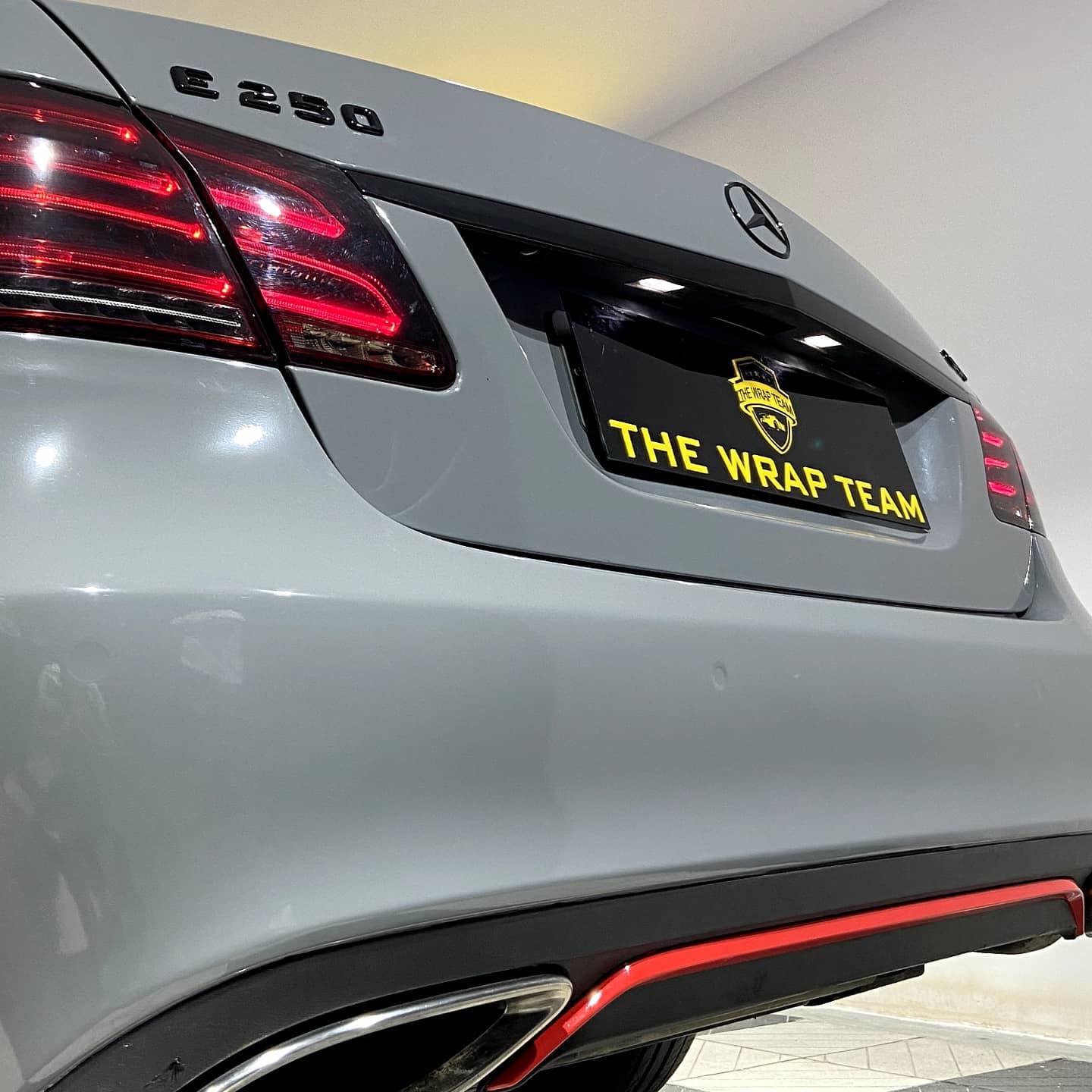 The Wrap Team - Mercedes E class wrapped in Gloss Nardo...