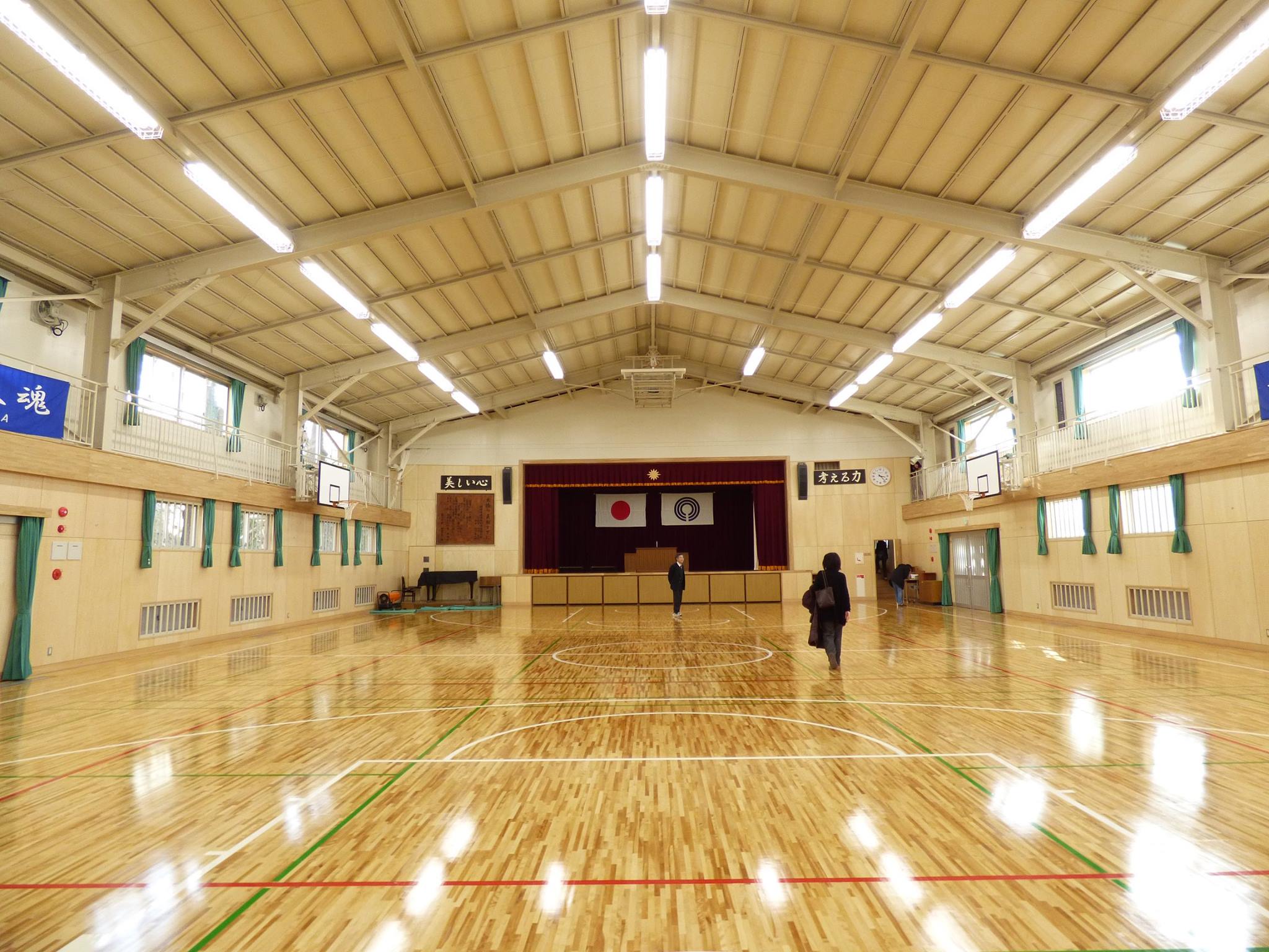 川崎 市立 西 生田 中学校