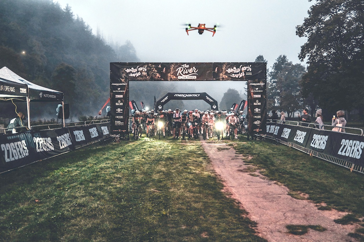 Mads Wurtz Schmidt and Geerike Schreurs win 2026 Gravel Earth