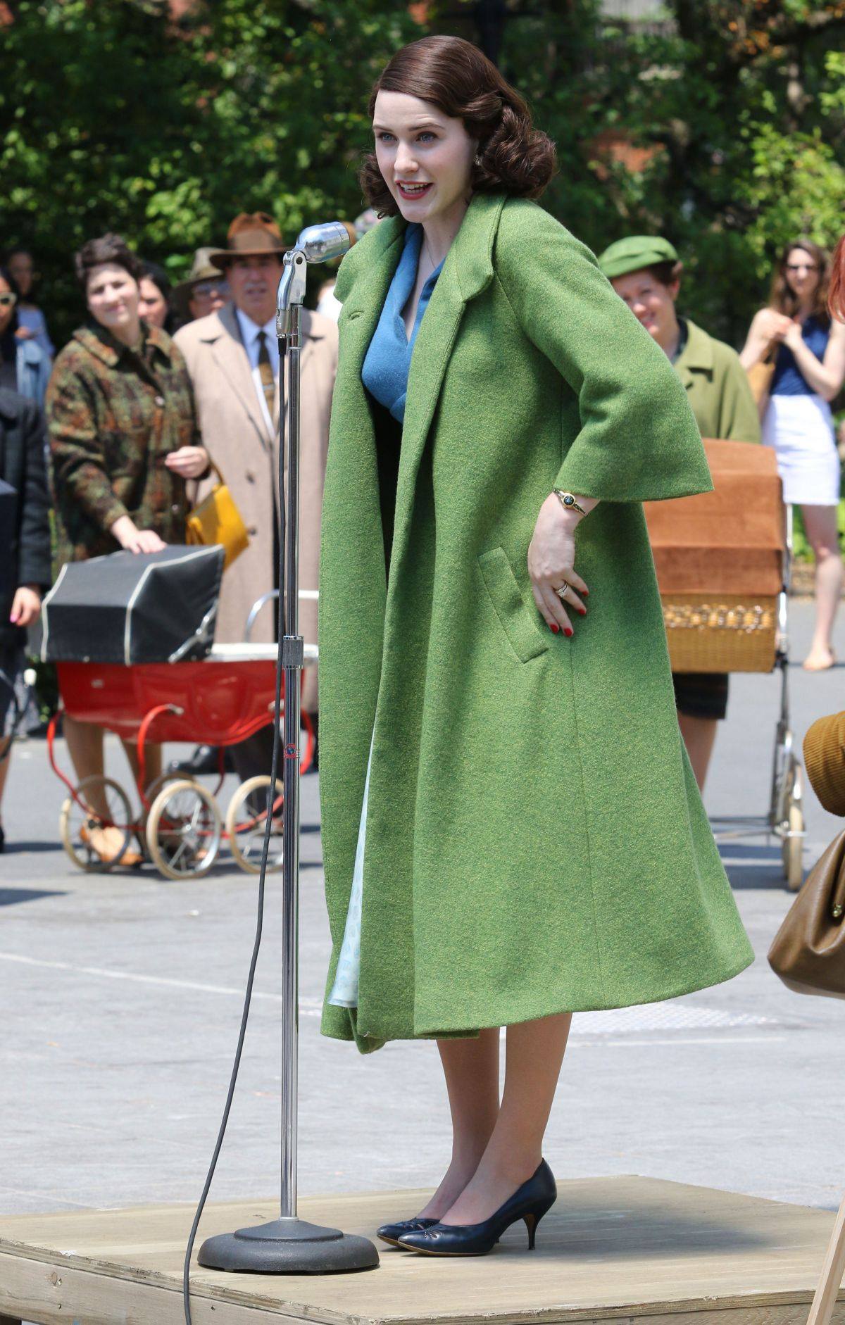 marvelous mrs maisel green dress 🤣The Mrs. costume takes us inside the 1950s romantic&vintage looks😍and the bold color attract our eyes at the first sight. 💚 Shop the 1950s collection➡https://goo.gl/nb7Dqn #dresslink # MrsMaisel #show #fashion # marvelous mrs maisel outfits