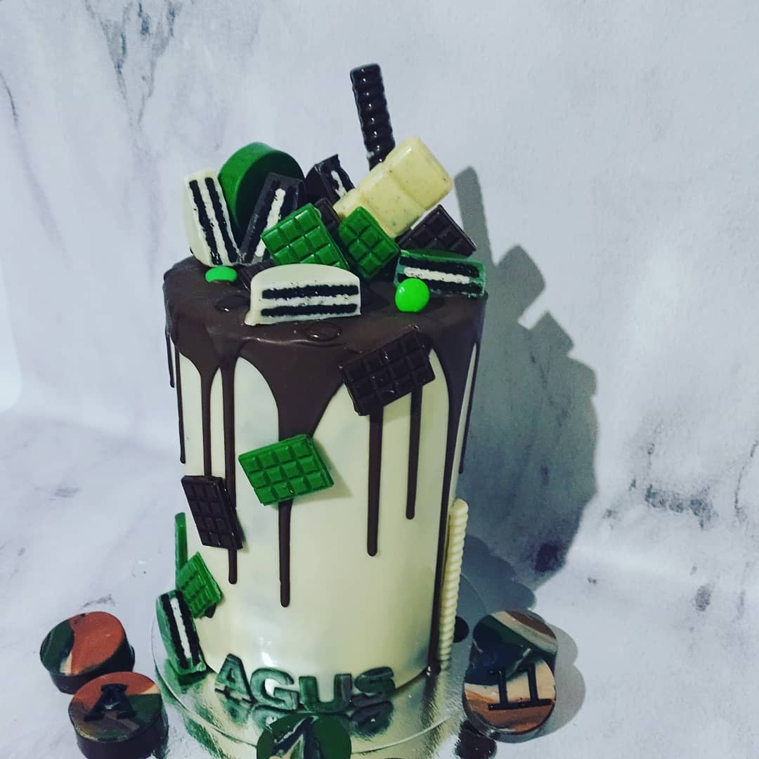 Dulce Valentino - Torta piñata y covered oreo militar para...
