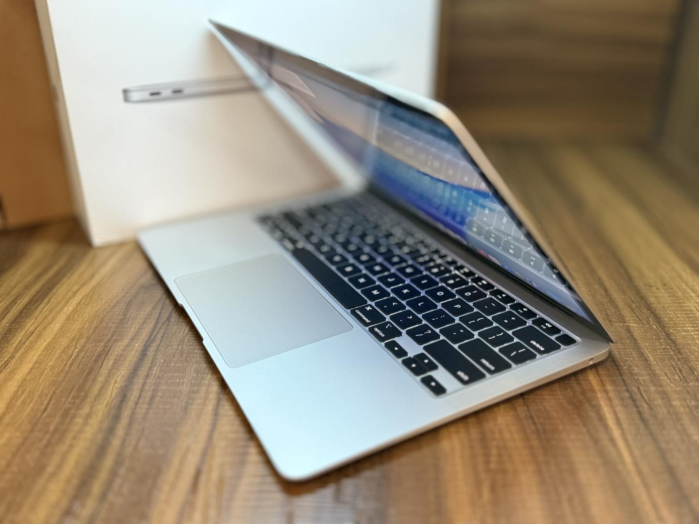 Used l Apple MacBook Air l Year 2020 Late l M1 Chip l Model A2337 
