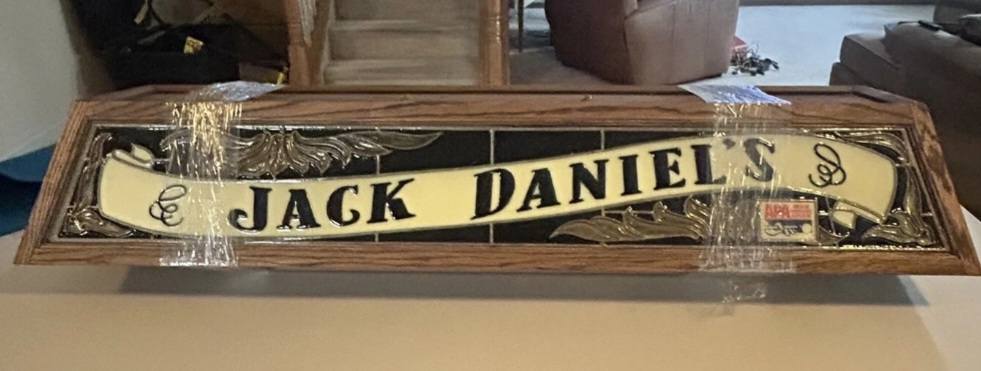 👀 for this pool table light plz lmk if anyone has one to re 🏠
