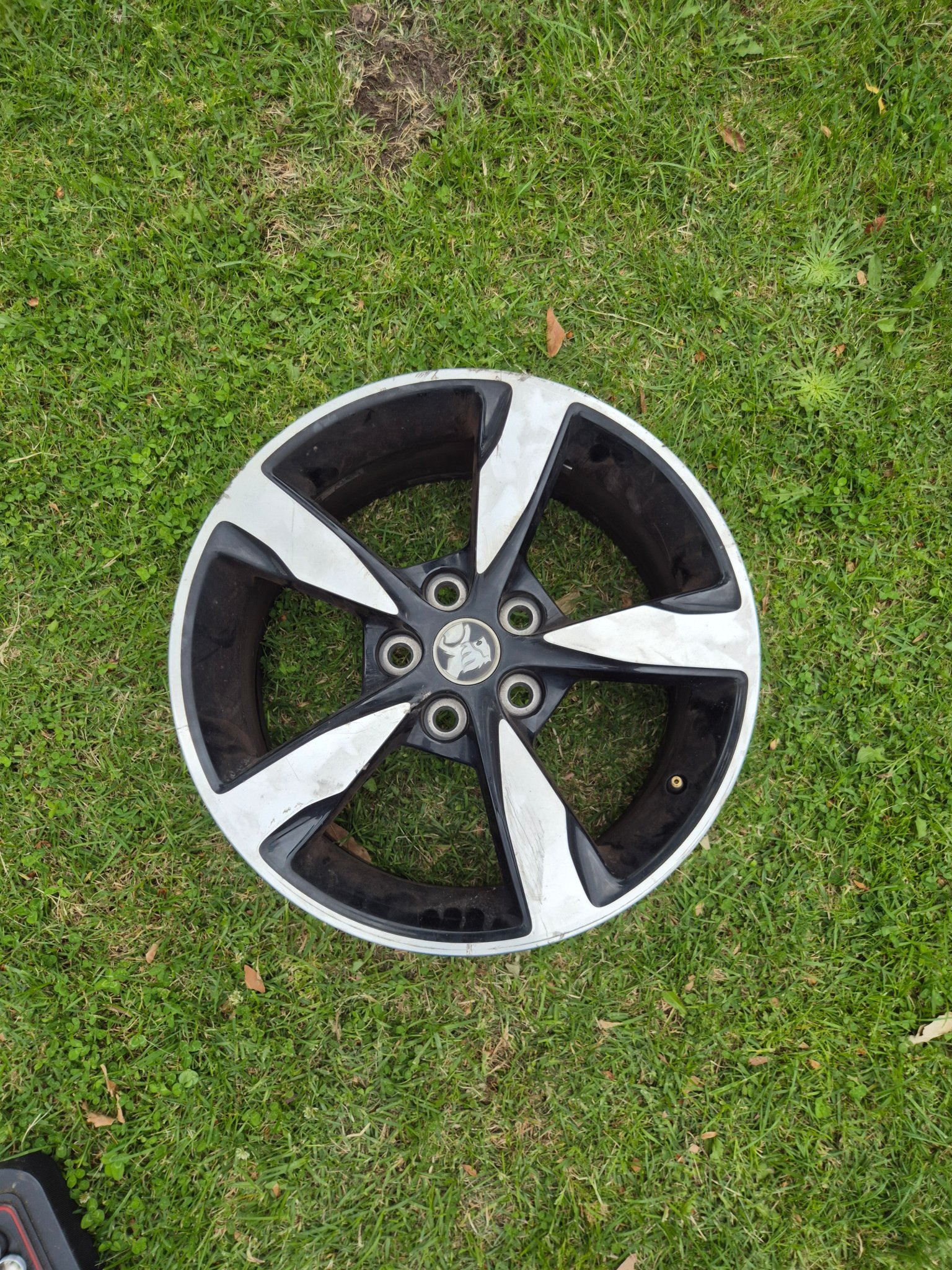 VE/ VF Commodore Rims - Car Wheels, Tires & Parts - Melbourne, Victoria ...