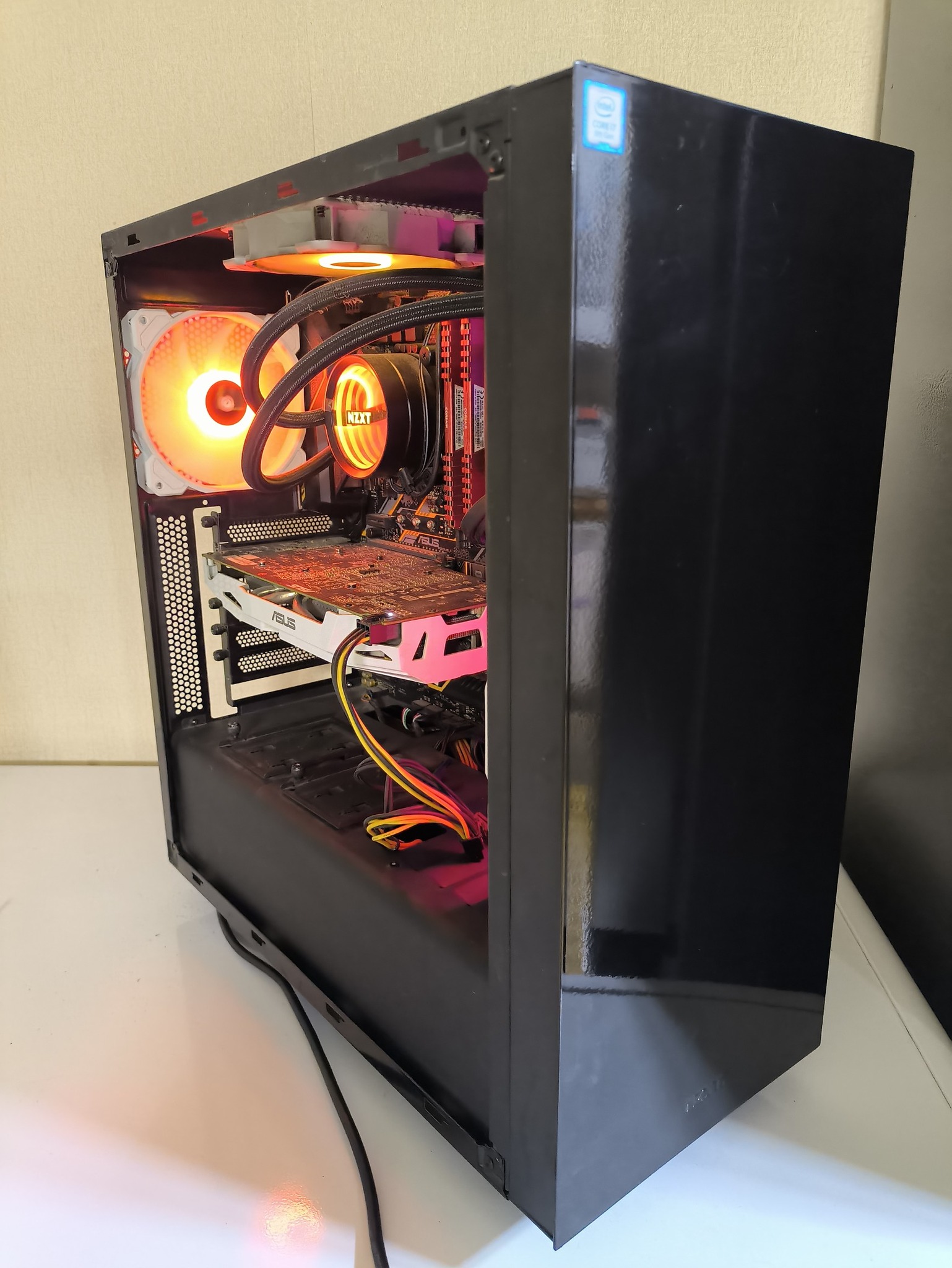 i7 8700 8r uy Asus dual gtx 1060 6gb Corsair ddr4 16gb ram Asus 