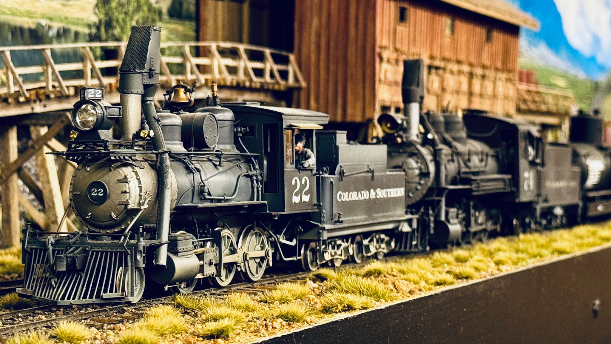 Vintage On3 2-6-0 locomotive models