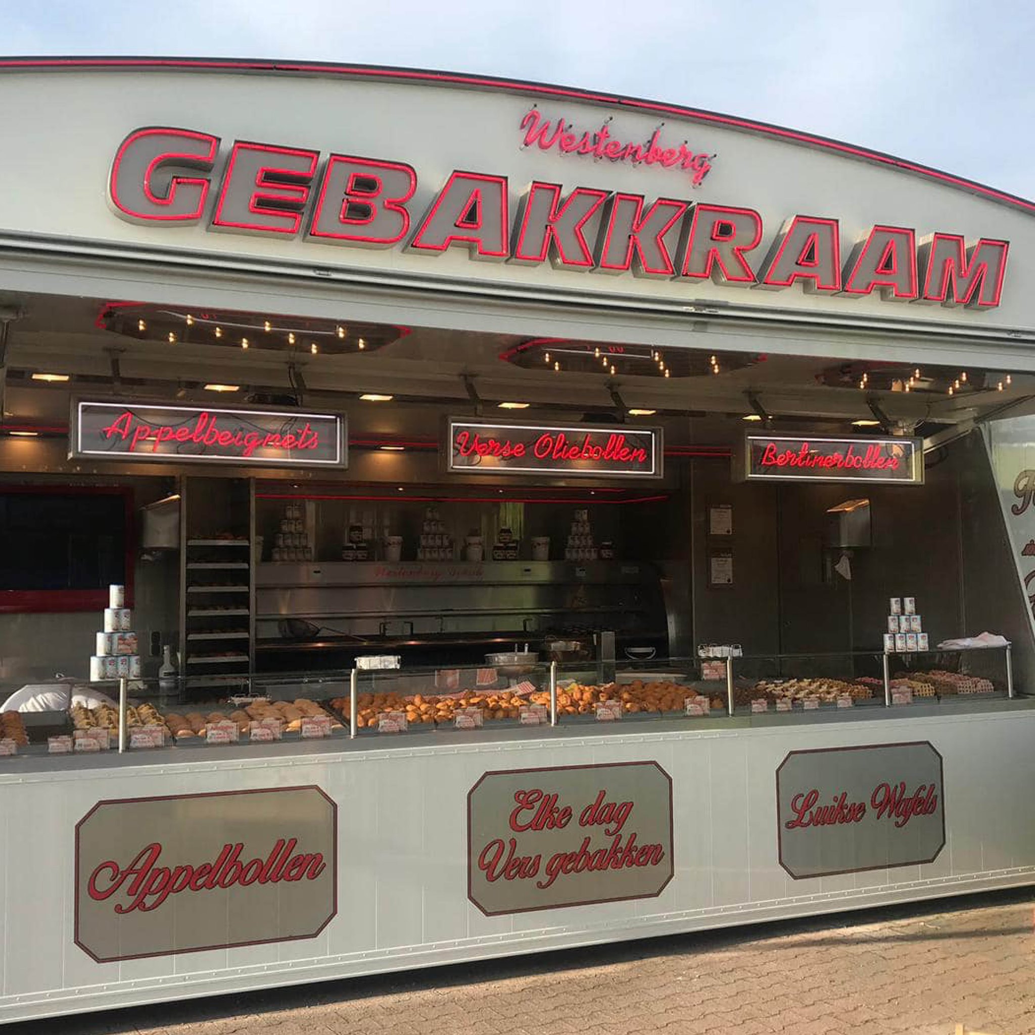 Intratuin Rhoon - OLIEBOL OF APPELFLAP? | Vanaf vandaag is... | Facebook