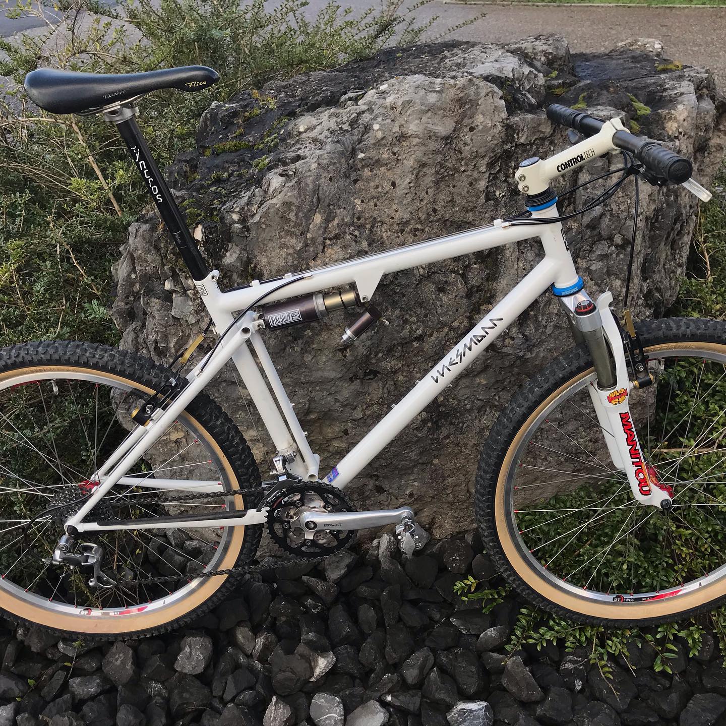Kuwahara Grasshopper 1 is a Throwback 90s MTB Kuwahara has been on
