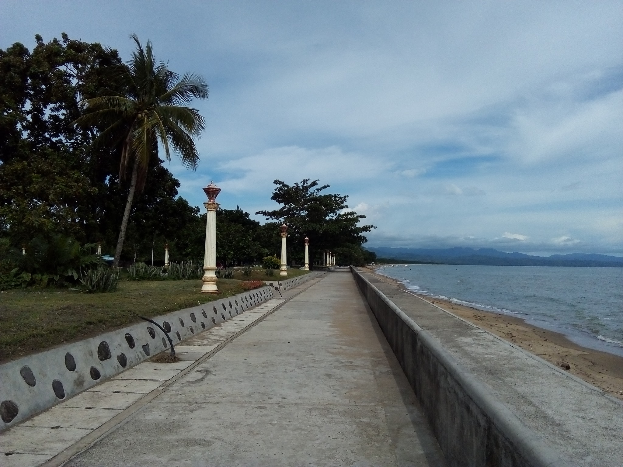 THE BAYAWAN BOULEVARD The longest... - Negrosanon Stories | Facebook