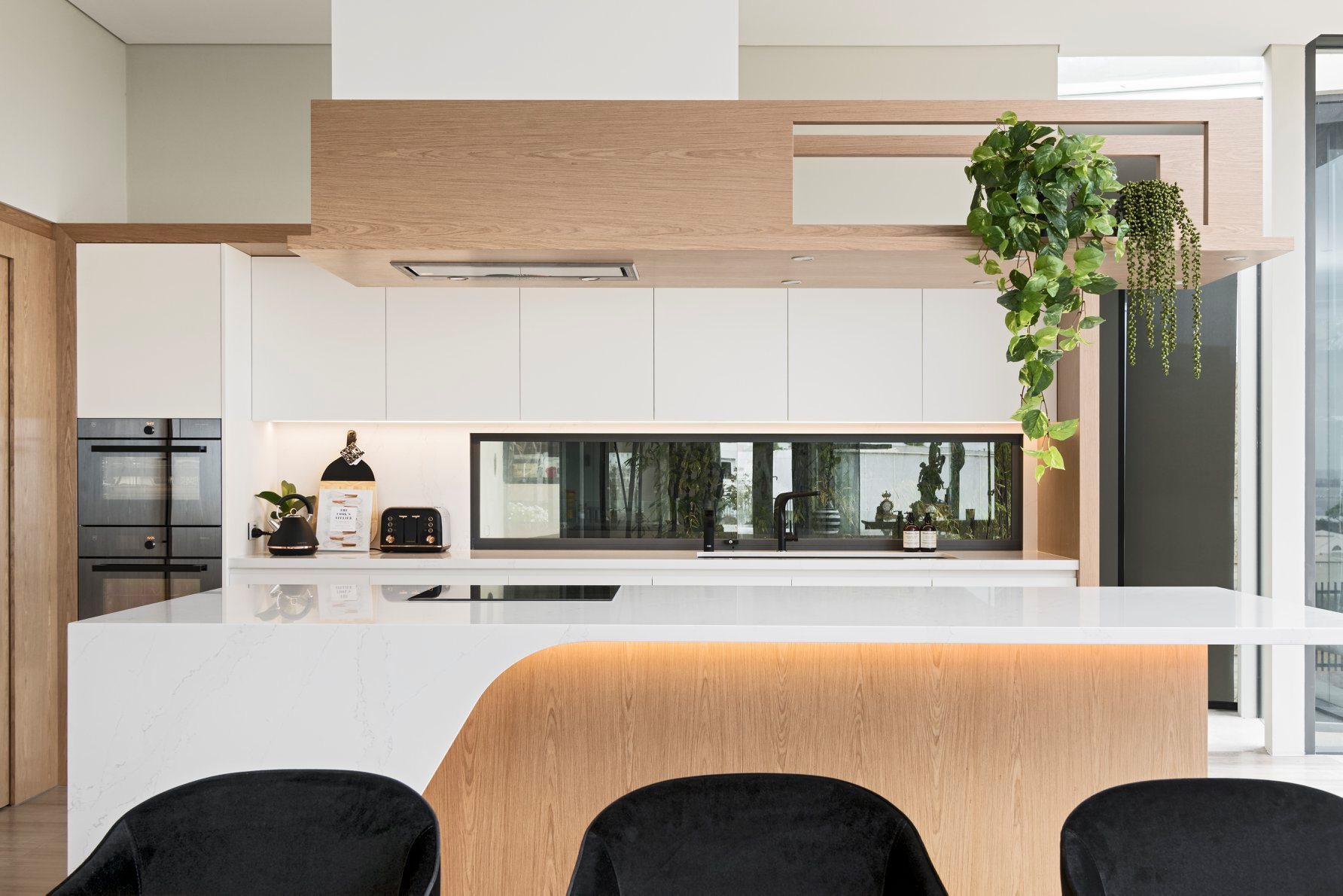 Cosentino - Made from Silestone® Eternal Calacatta Gold, the kitchen ...