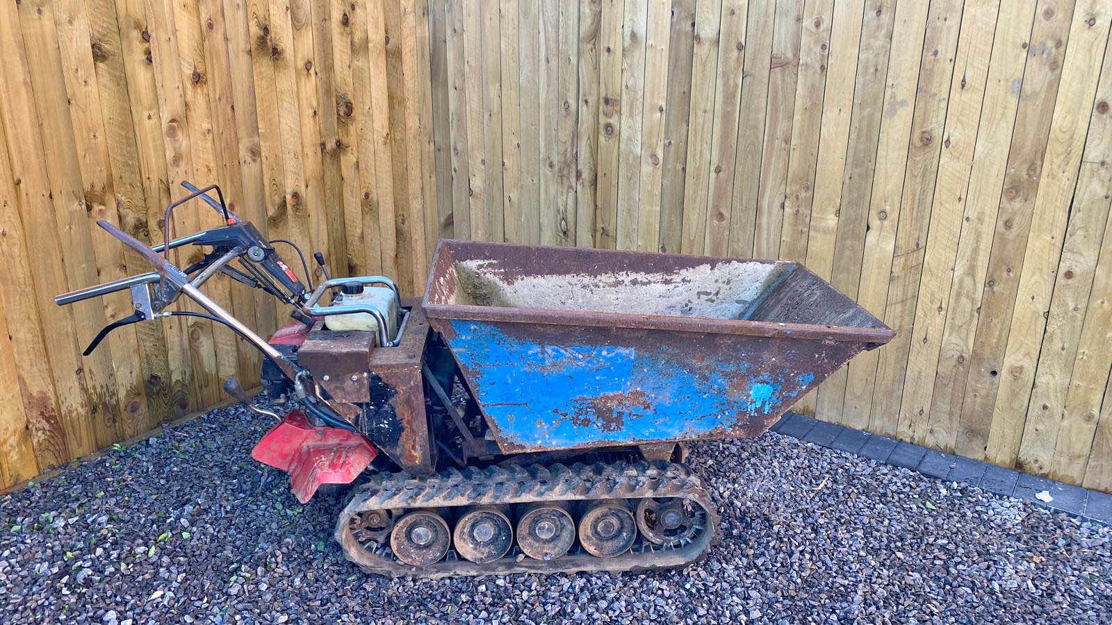 2026 Hydraulic Tip Track Barrow