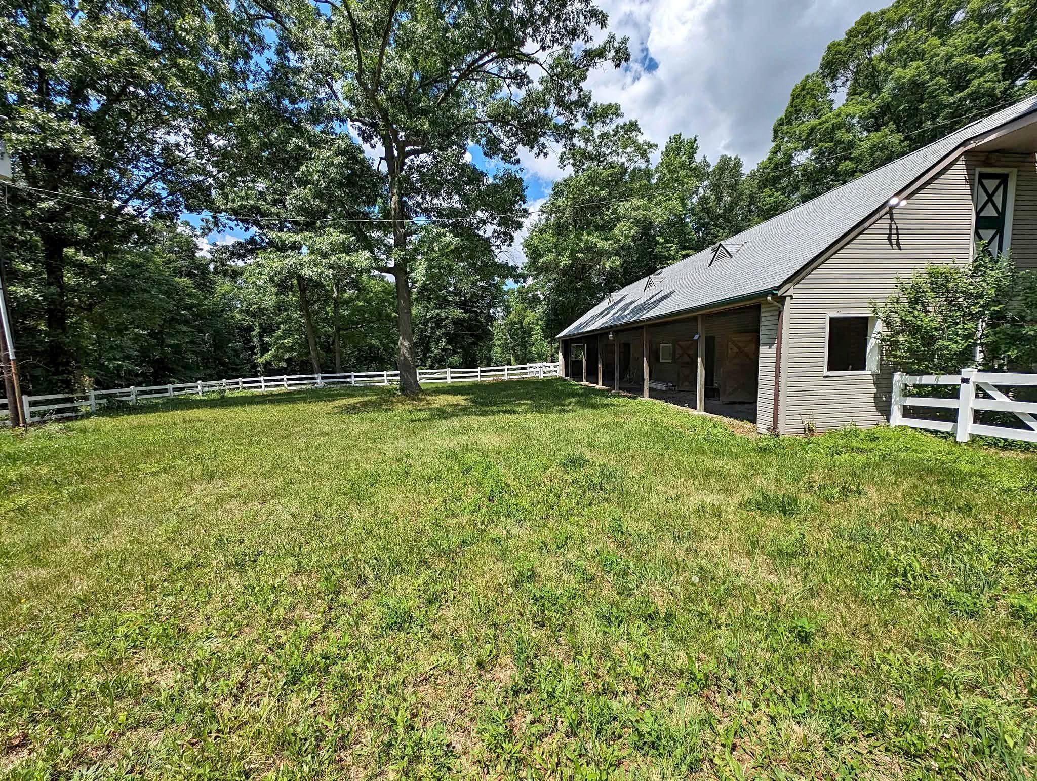 Entire 5-Stall Horse Barn and Pasture for Rent - Property Rentals ...
