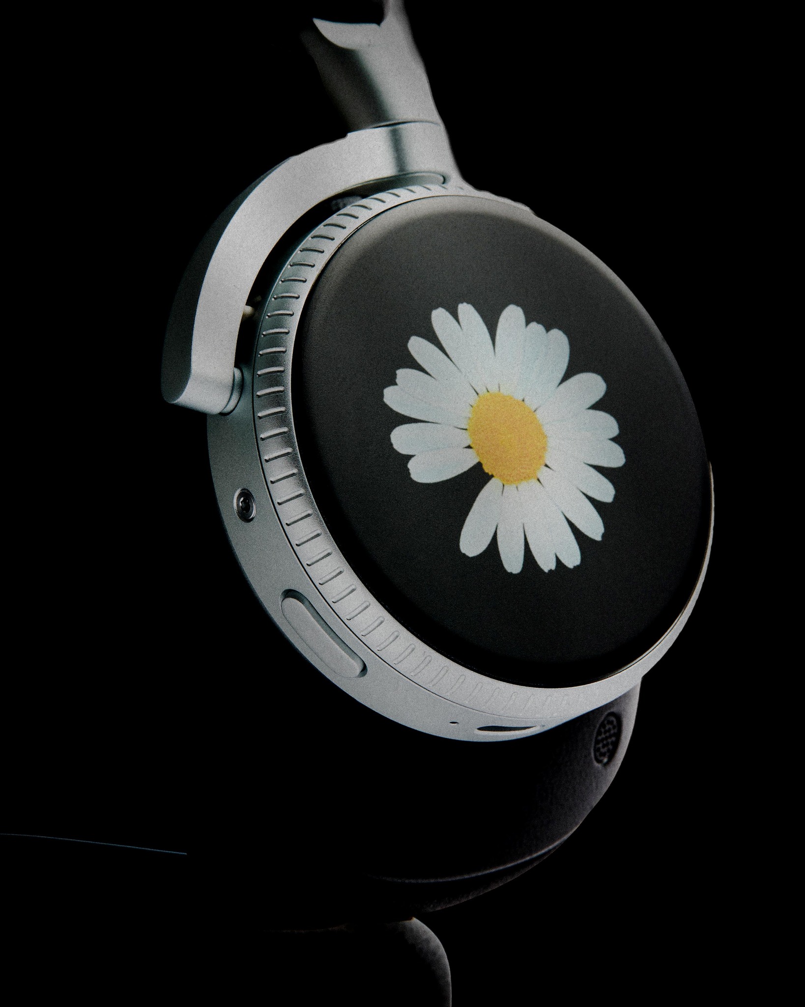 Bang & Olufsen X G-DRAGON Beoplay H100 Limited Edition ，糅合兩者 