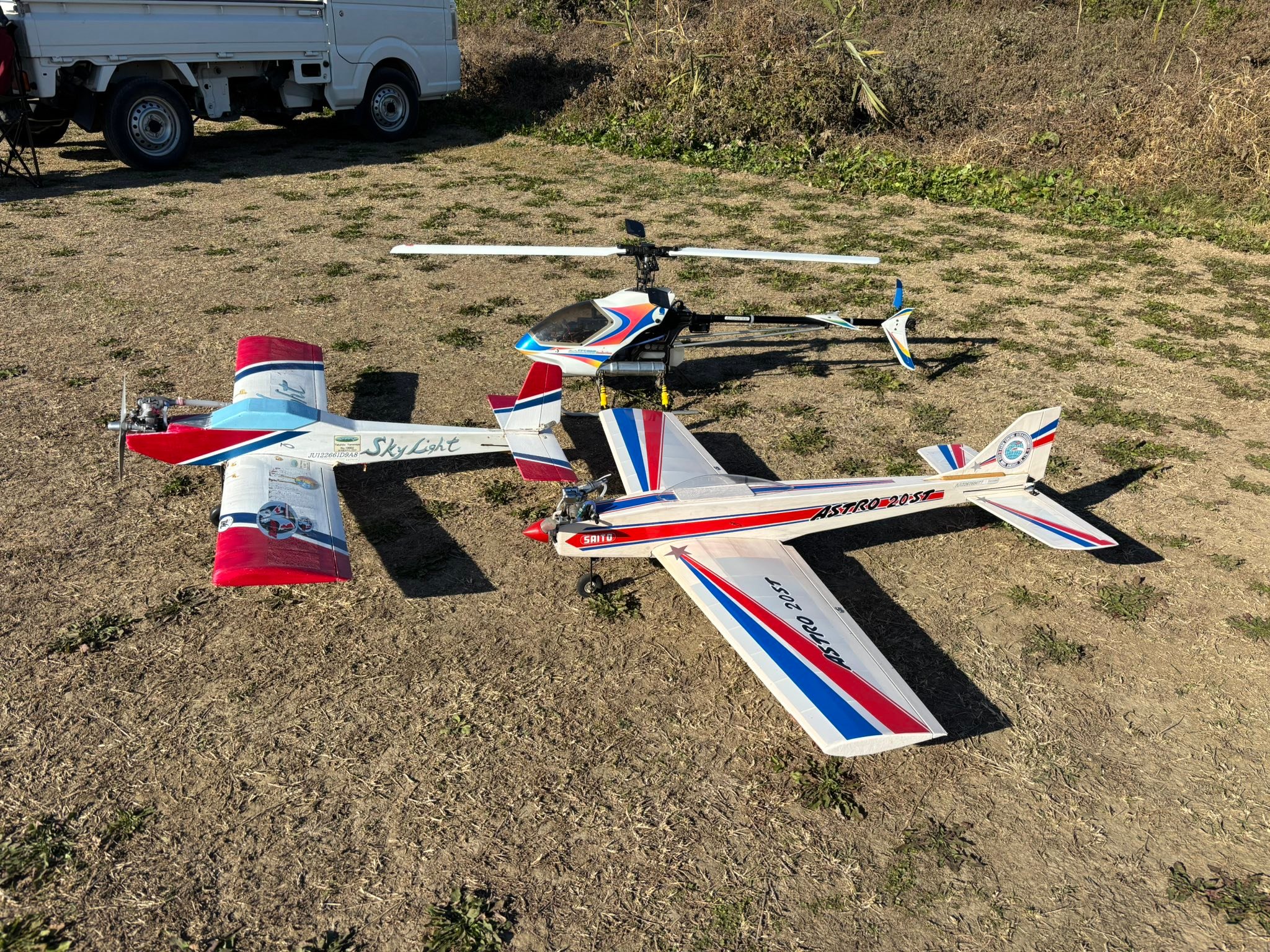 今日はこの3機を楽しみました。 TX 16S購入後、飛行機を2機とヘリを1機