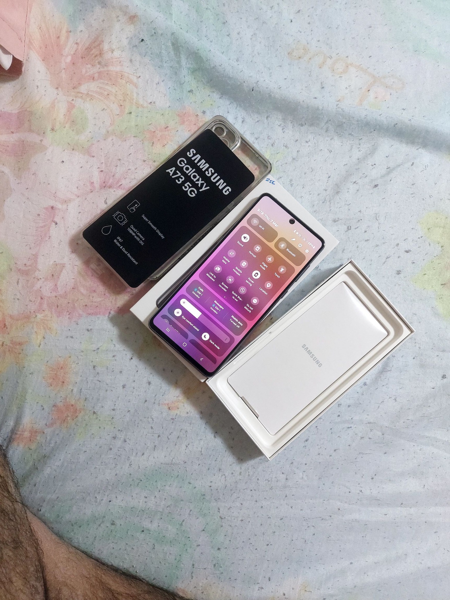 Samsung Galaxy Quantum 3 8GB/128GB Only used in Korea Brand new