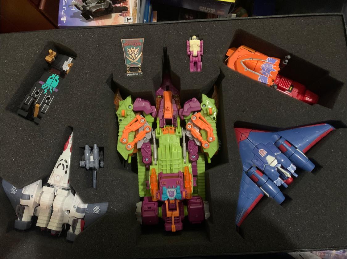 Transformers BotCon 2014 Pirates vs Knights box set