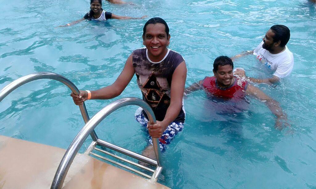 Aaj Blue Hai Pani Pani Pani Pani Pani Anand Gharat Singer Actor Facebook hi in facebook com