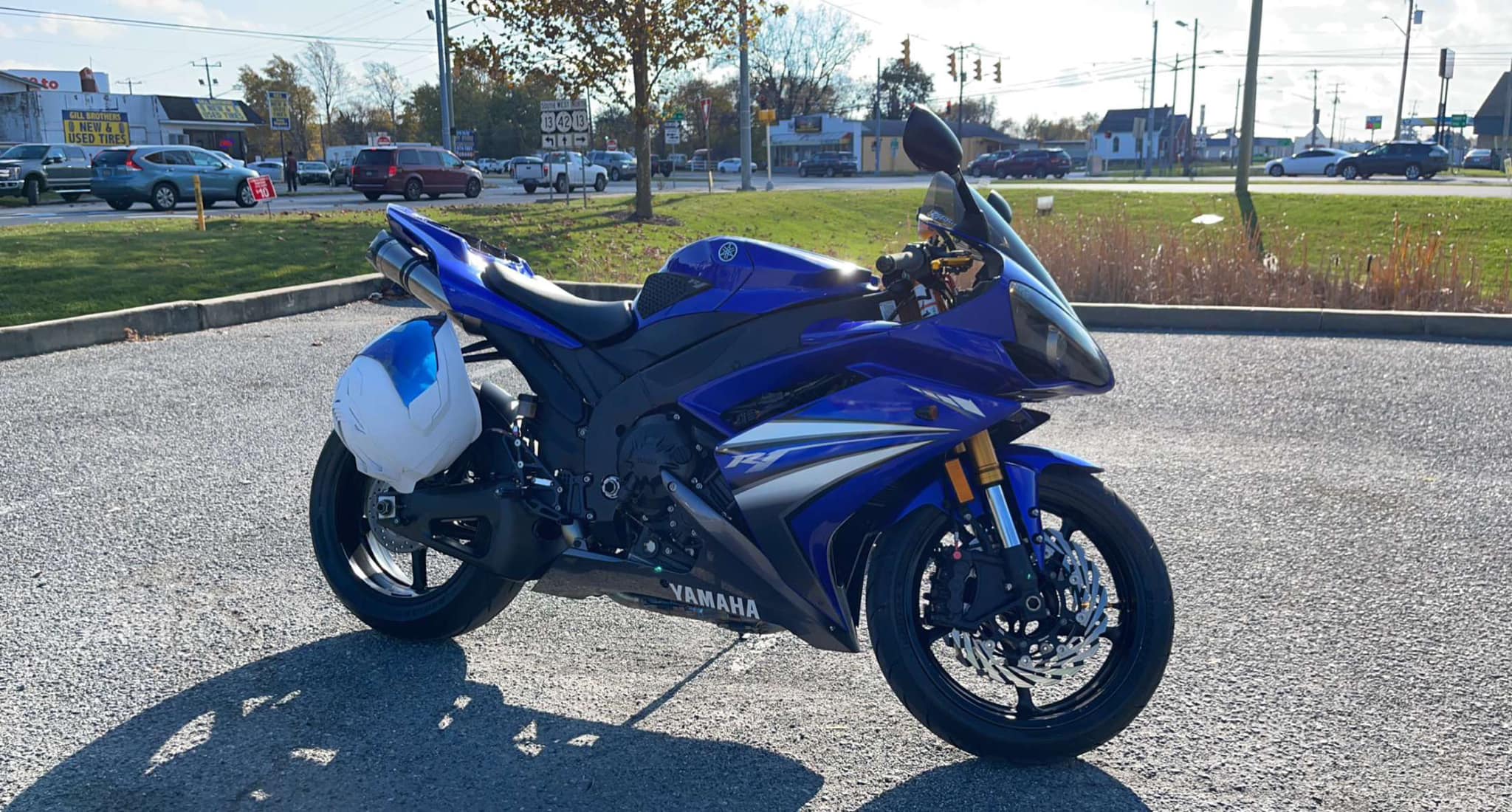 Should a 06 R1 be able to power wheelie I was smashing it n first