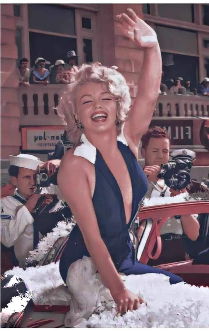 1947 Early Marilyn monroe Parade cover p para parade de Herald