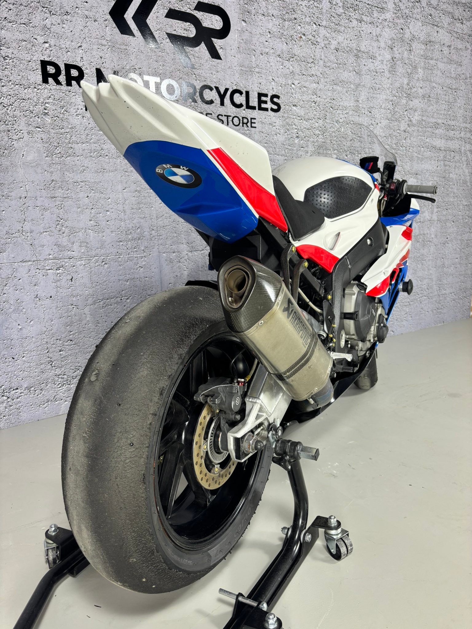   2020 ヘリテージプレート BMW | 2013 HP4 S 1000 RR| Racer | €7.950,-| Marge-motor Km stand