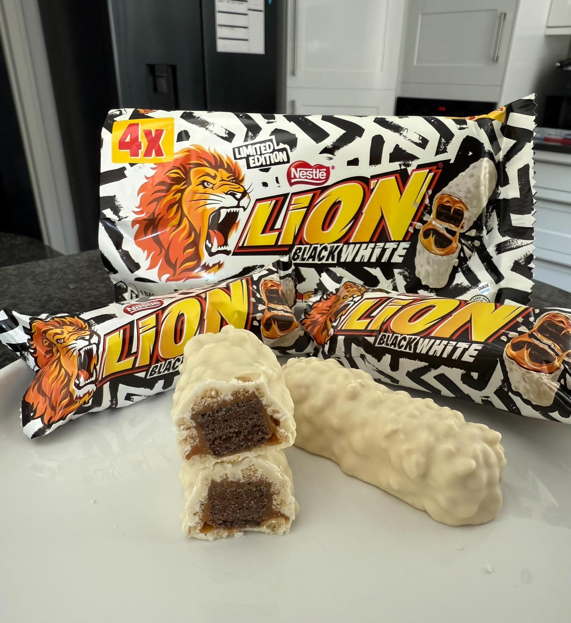 LIMITED EDITION NESTLĒ BLACK & WHITE LION BARS ARE BACK IN HERONS