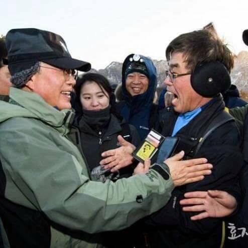 노항래 - 어제 유시민 작가가 매불쇼에 출연해서, 본인 근황을 설명하면서 이 인터뷰 작업과 책자 발행... | Facebook