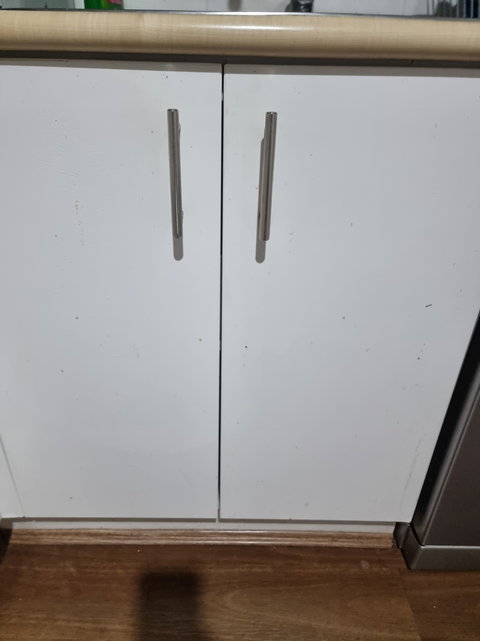 Best Way to Clean Cabinet Doors: Expert Tips Revealed